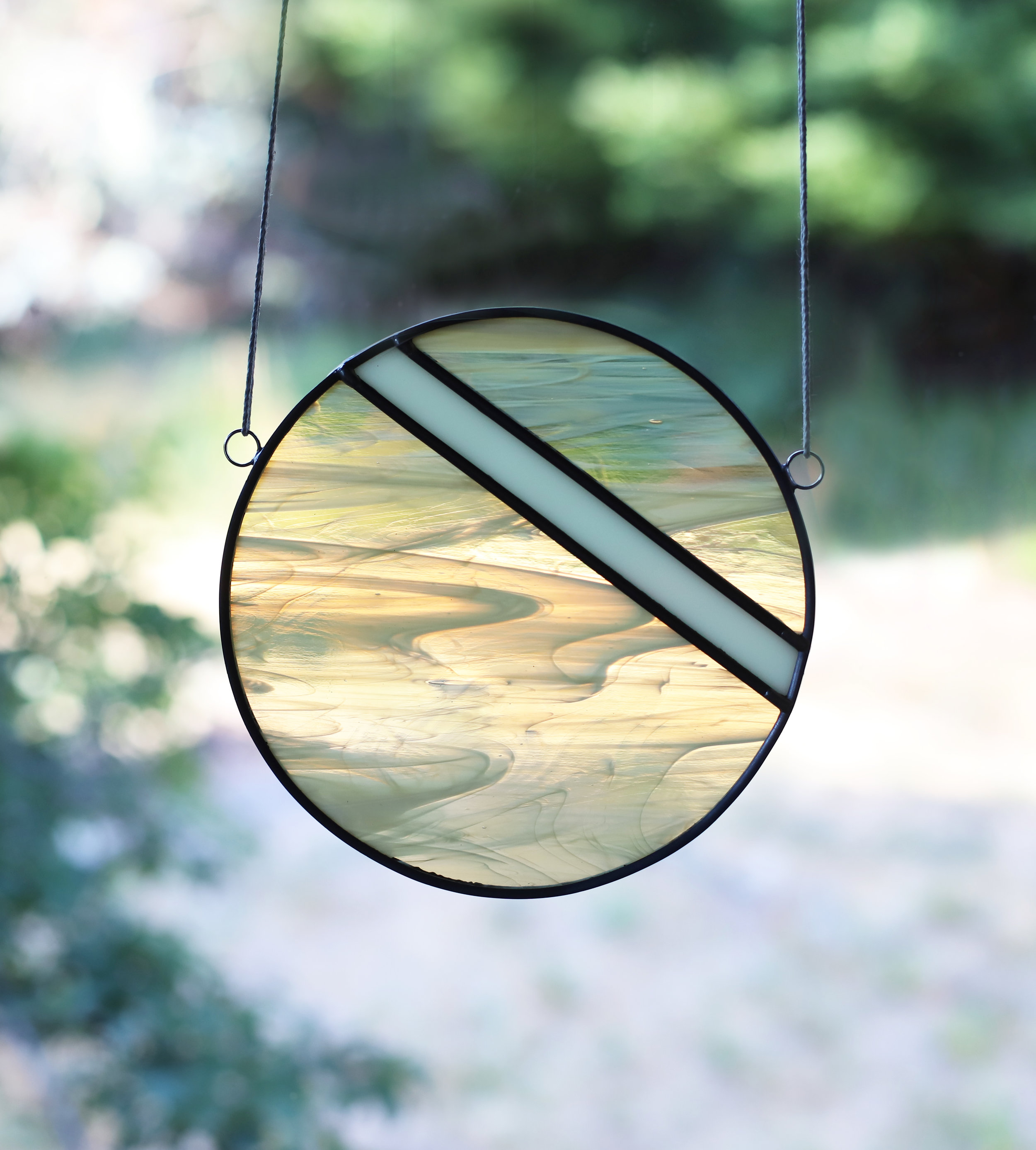 One Stripe Circle // Stained Glass // www.bandsofcolors.com