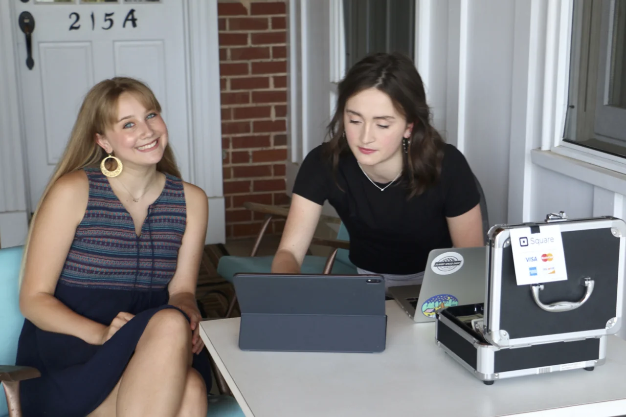 Simone and Leah: Two fabulous volunteers