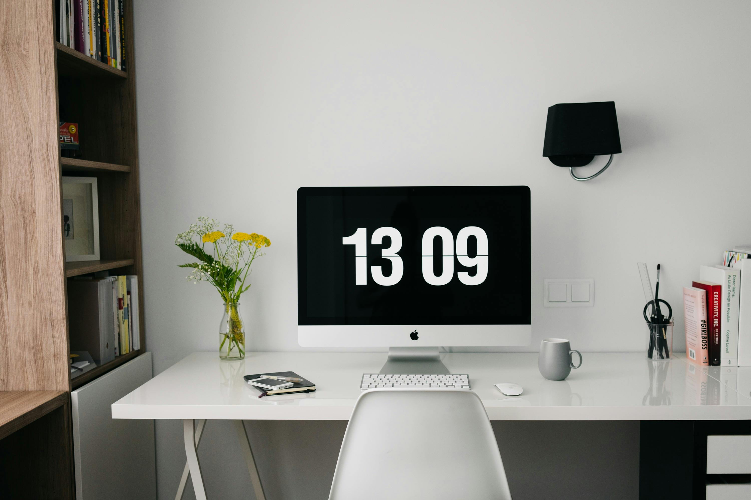 How to Create a Productive and Comfortable Bedroom Office for Entrepreneurs