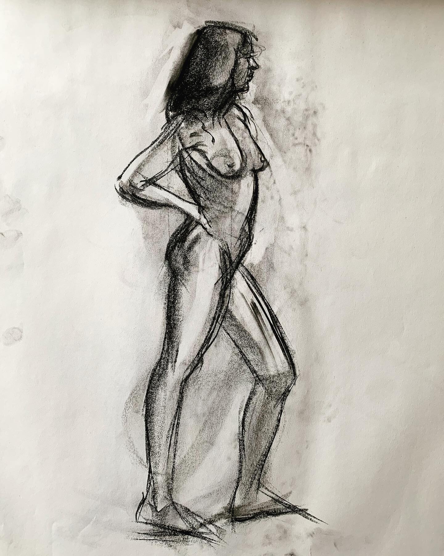 Super rusty but damn feels good to be life drawing again.