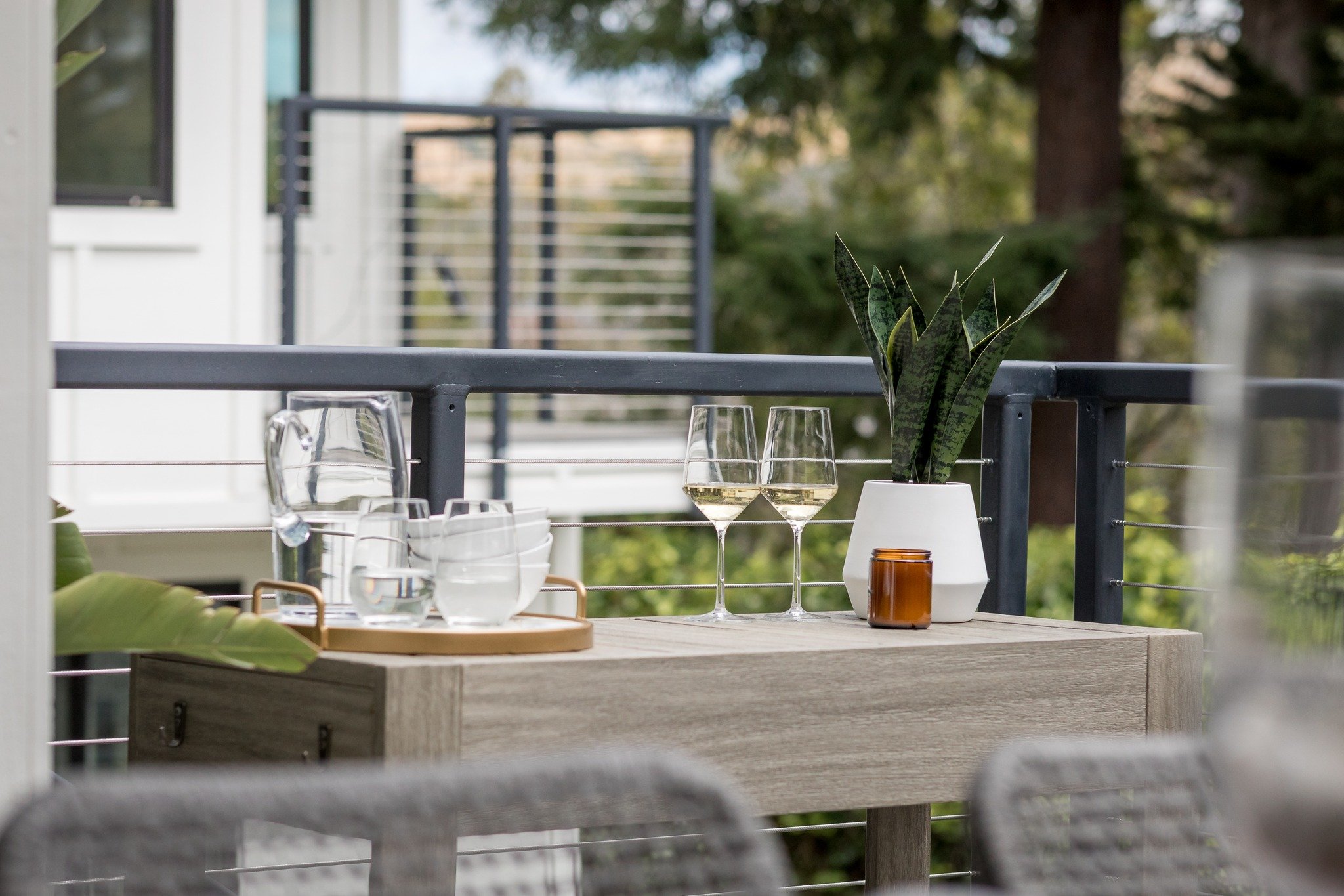 Keep the kids hydrated and your glass full of wine&mdash;because summer days call for both.
This outdoor bar cart isn&rsquo;t just a pretty face (though it&rsquo;s definitely that). It&rsquo;s your go-to for effortless entertaining, whether it&rsquo;