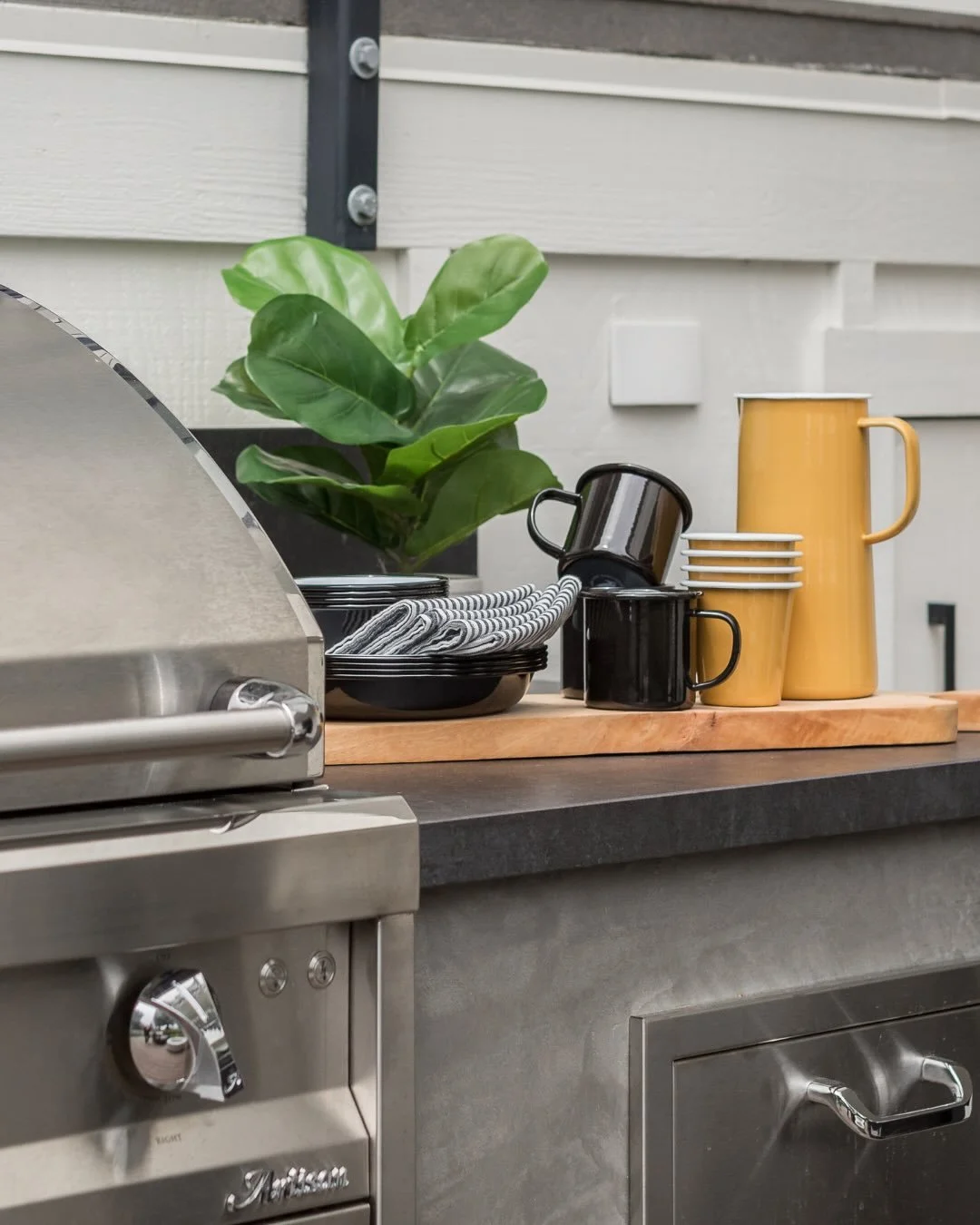 Some of the most memorable moments don&rsquo;t happen because everything was perfectly planned. They happen because the space makes people want to stay.

The kitchen where everyone naturally gathers before dinner. The outdoor table that fills a littl