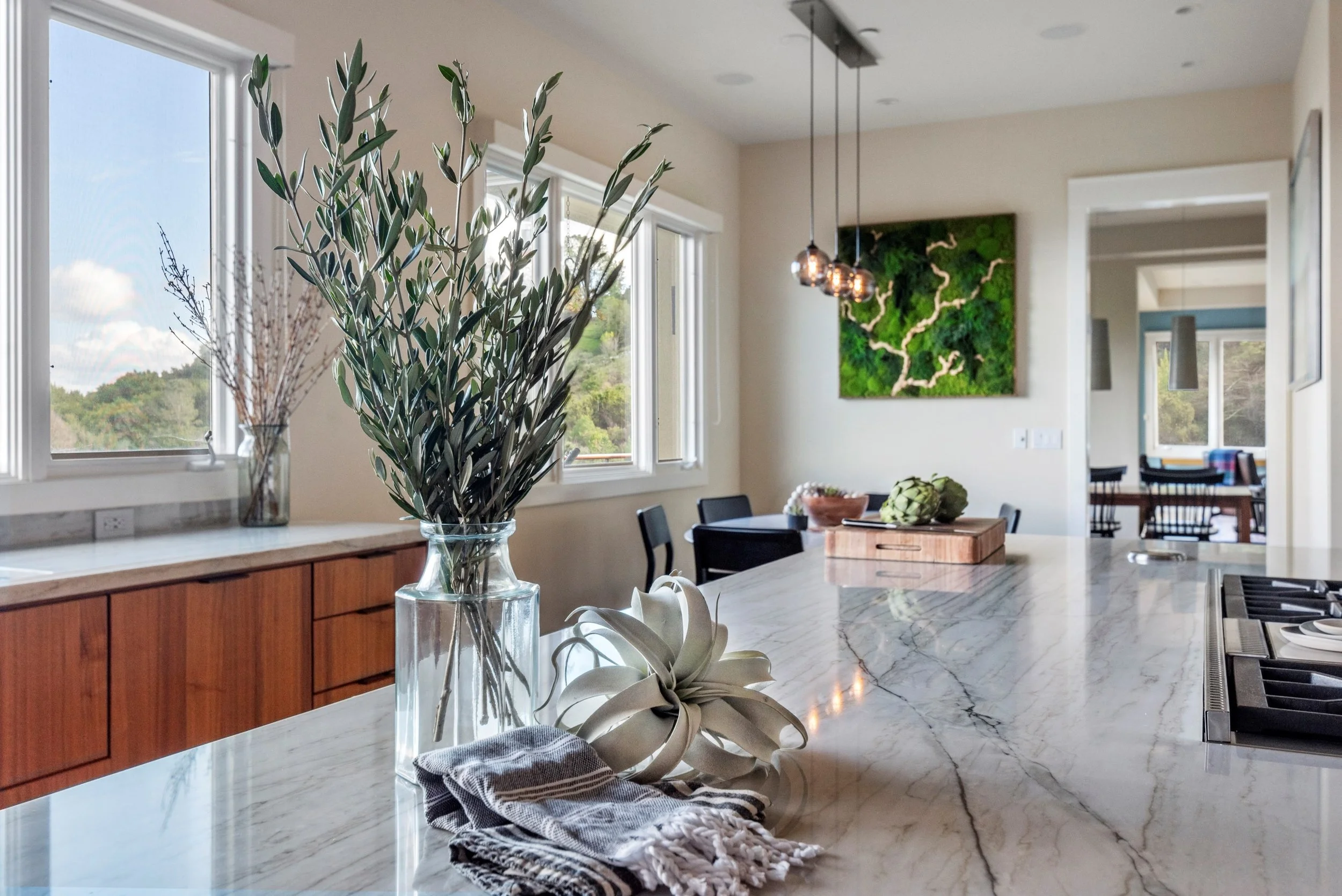 Kitchen renovation in Belvedere-Tiburon designed by Marin interior designer Studio SQUIRE featuring quartzite countertops.