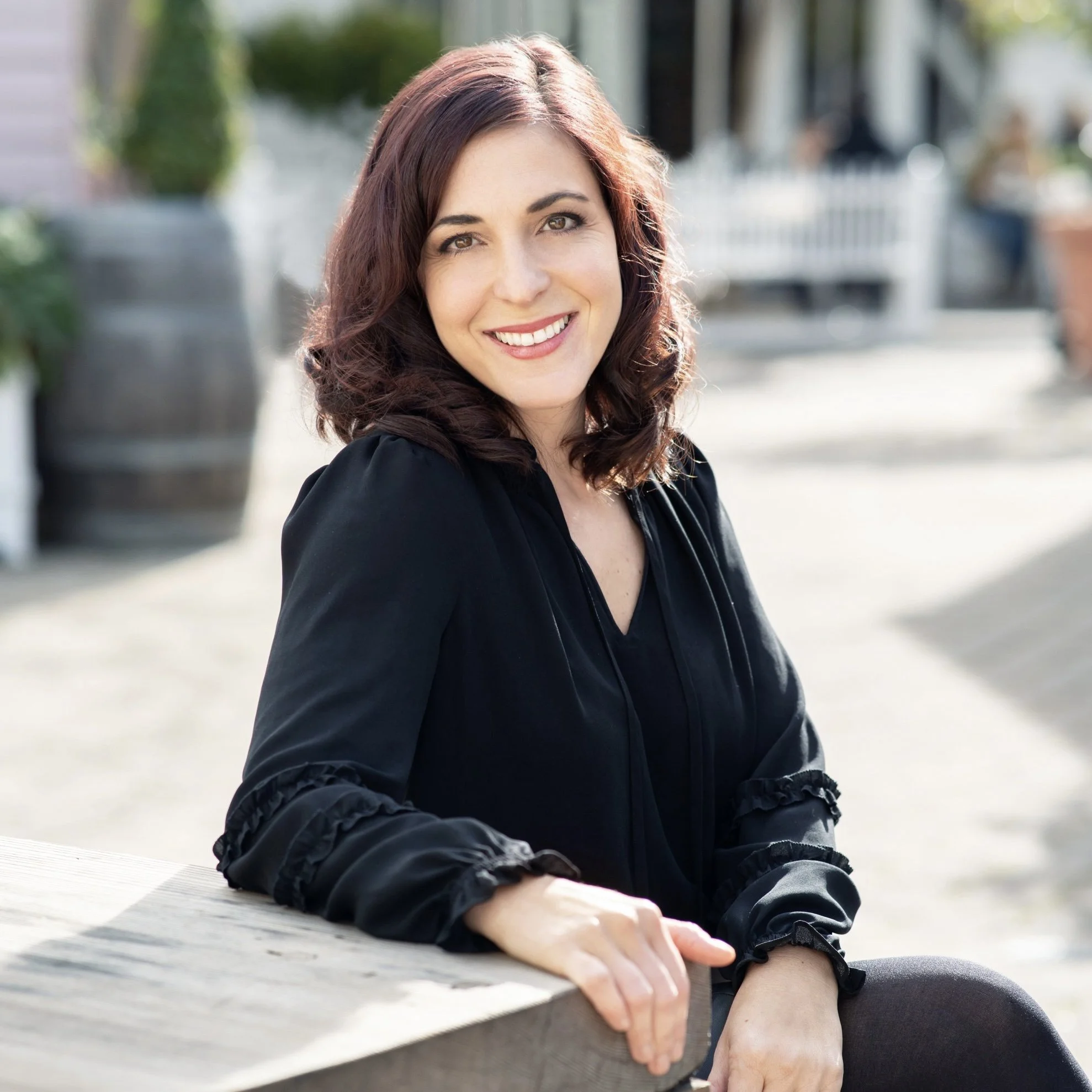 Marin County interior designer Michelle Squire headshot.