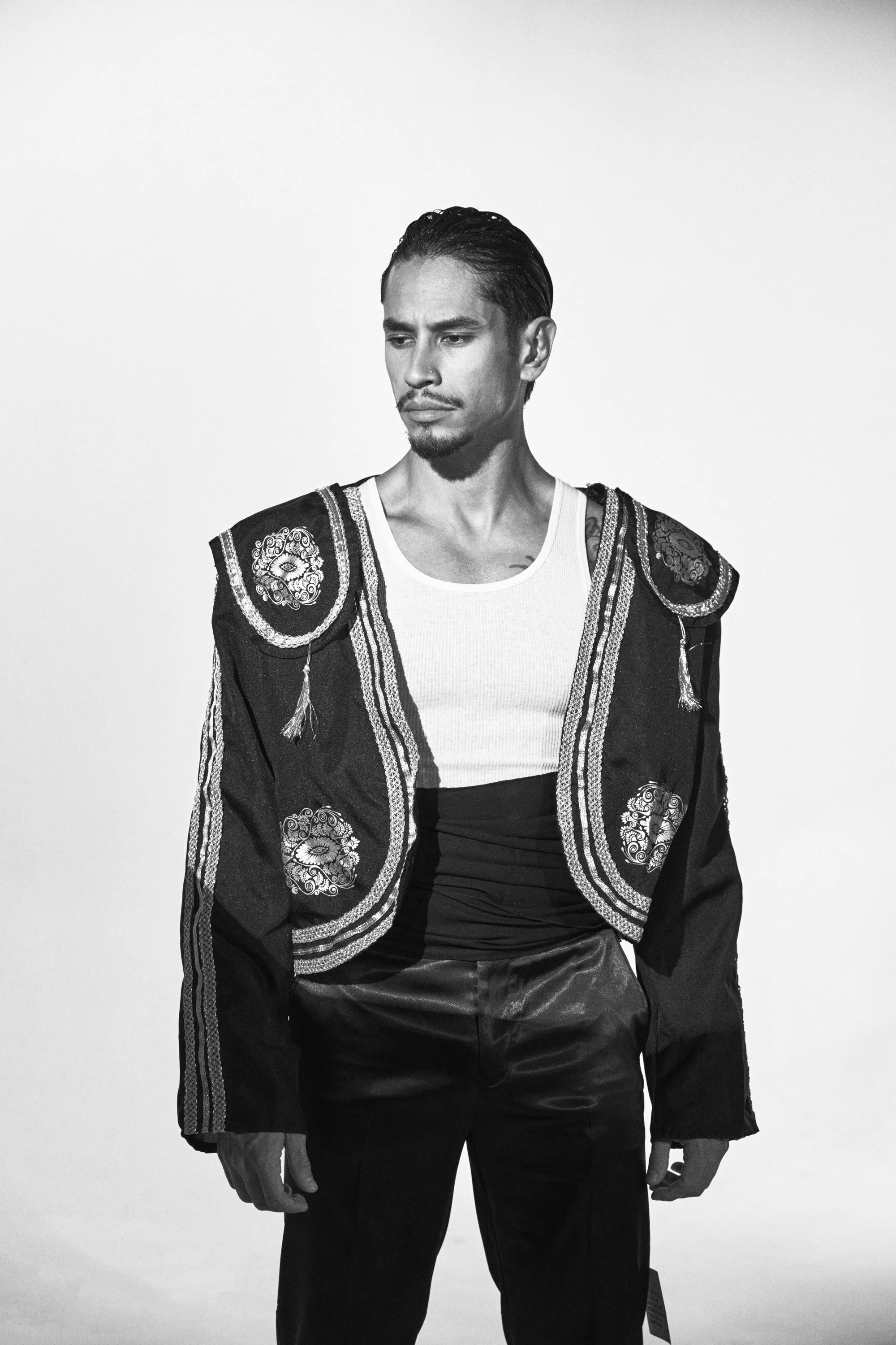 20231018_Ryan Feng_CJ Artist Portrat Look 5-1.jpg