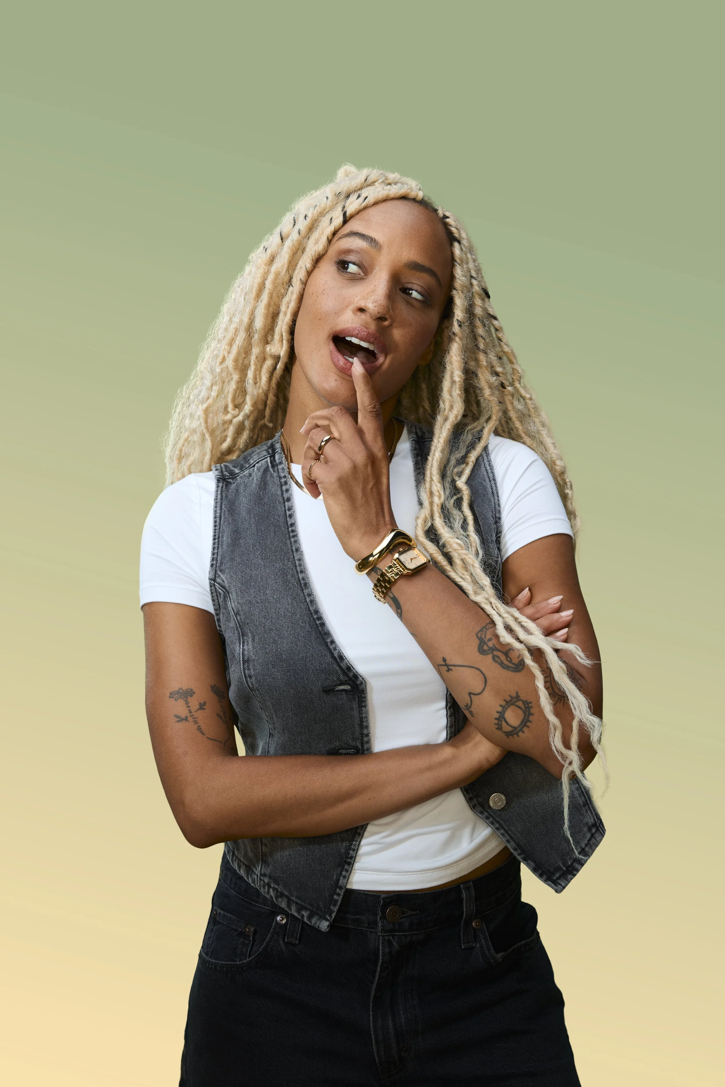 Face_Pics_6.1_Female_Reaction_0277_Global_250718 copy 2.jpg