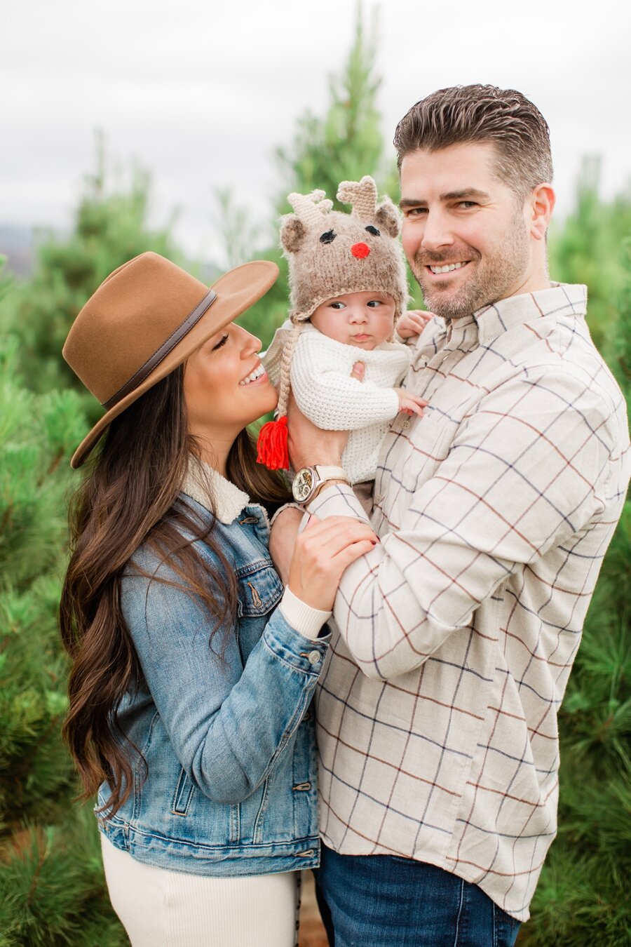 Christmas Tree Farm Holiday Mini Sessions | Silverado, CA | October 2nd, 2021 — Taylor Kinzie Photography Christmas Tree Farm Holiday Mini Sessions | Silverado, Ca | October 2Nd, 2021 — Taylor Kinzie Photography