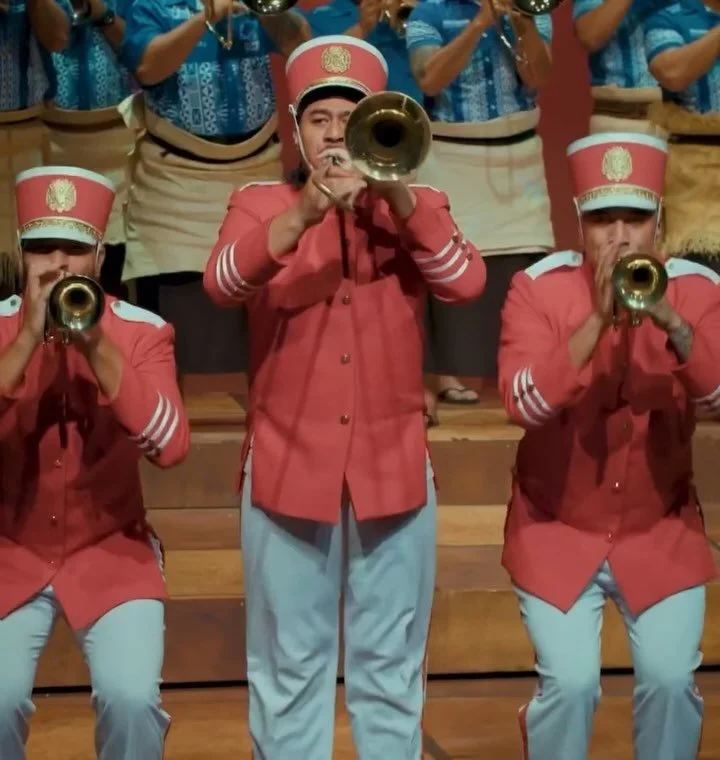 Did you know our amazing singing tutor Joanna was also the Musical Director for @aucklandtheatreco production of @redwhitebrass. Some of our older singing students even went along and watched the preview and the show is pure joy! I will go as far to 