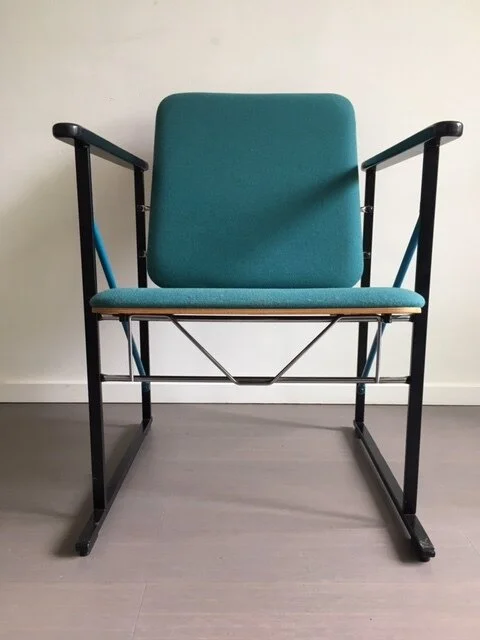 Yrjö Kukkapuro lounge chair for Avarte 1980's — Priority seating
