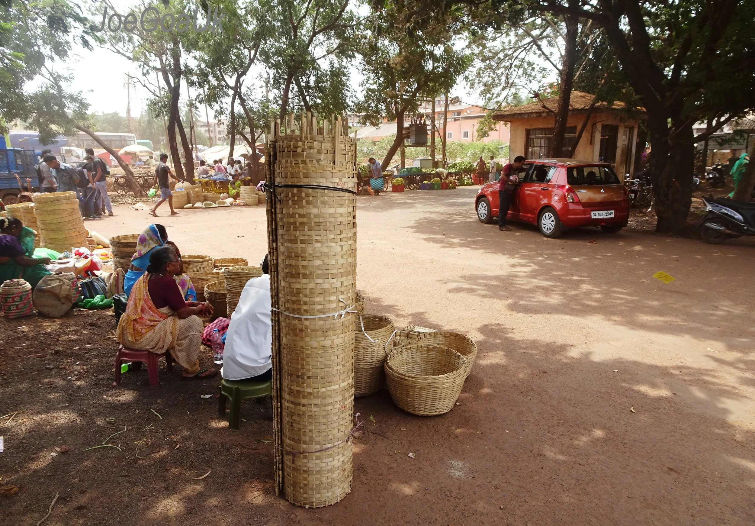 A koddo is a woven storage unit used to store grain. Picture courtesy of JoeGoa UK.
