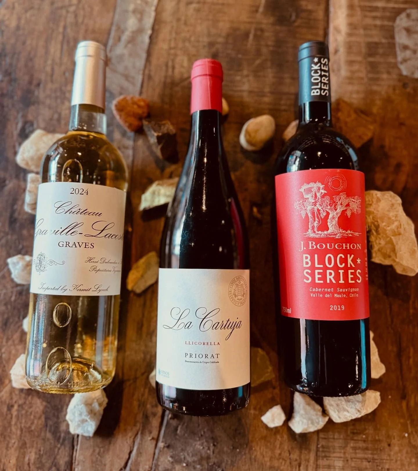 This weeks tasting: Wines That Rock 🪨🤘
Elvis and David Bowie share the same birthday of 1/8 so we have created a tasting that ROCKS! 🎸
Join us this week dedicated to bottles grown in rocky soils that bring serious edge and energy to the glass. Exp