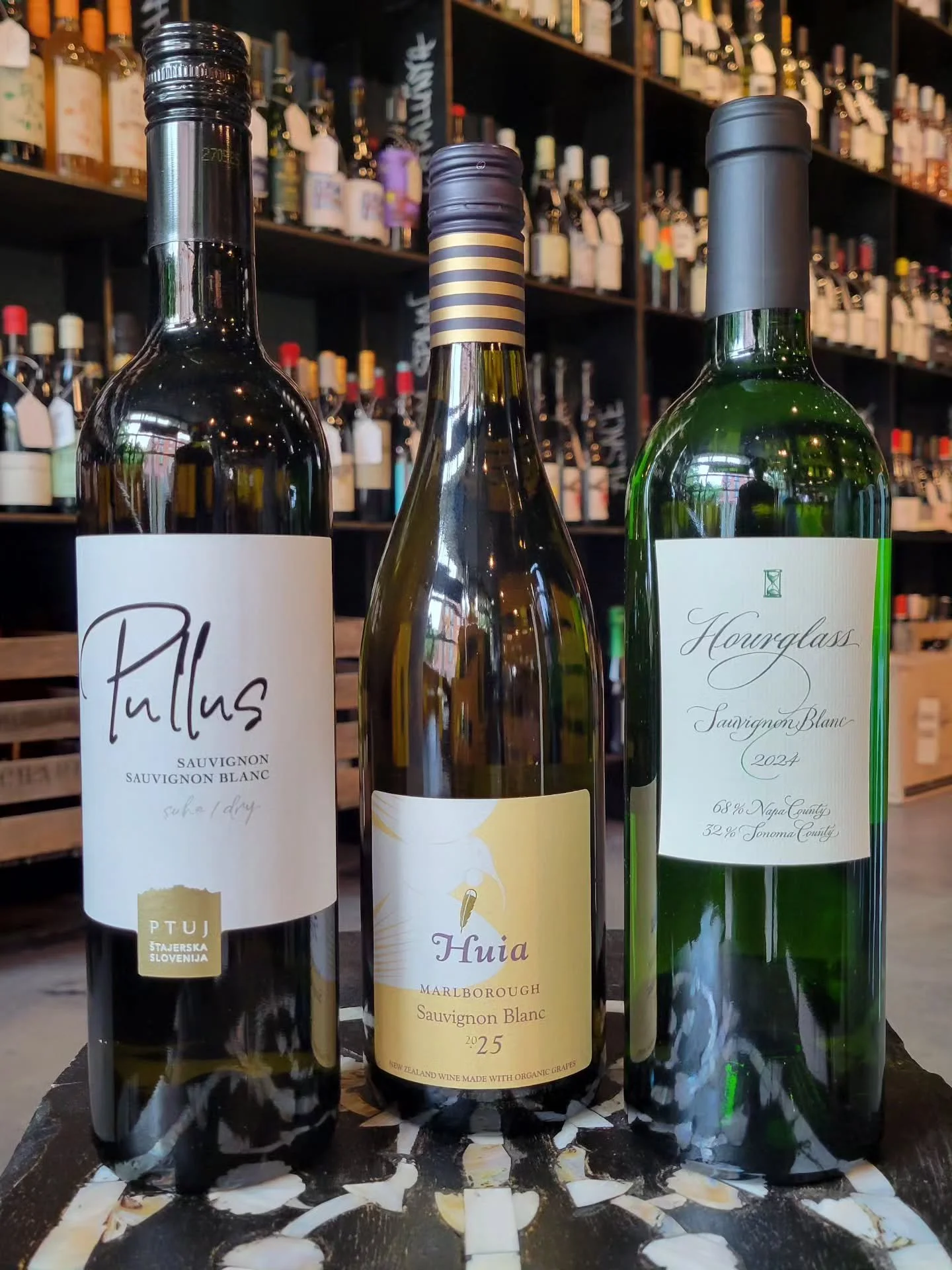 🔆🔆 Savvy B! 🔆🔆

May 1st is International Sauvignon Blanc Day, so we are hosting our tasting dedicated to this popular varietal. Originating in France&rsquo;s Loire Valley and Bordeaux, Sauvignon Blanc has become a global favorite from New Zealand