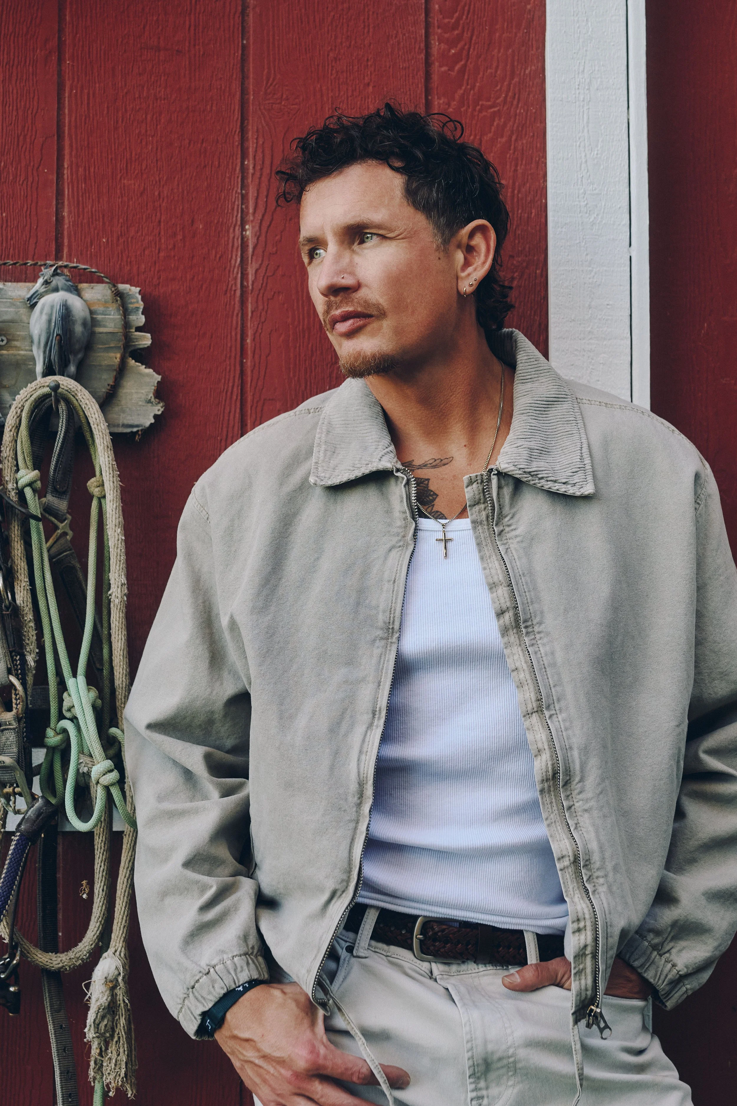 michael-ketterer-james-davis-ii-orange-county-lifestyle-photographer-red-barn-close-up.jpg
