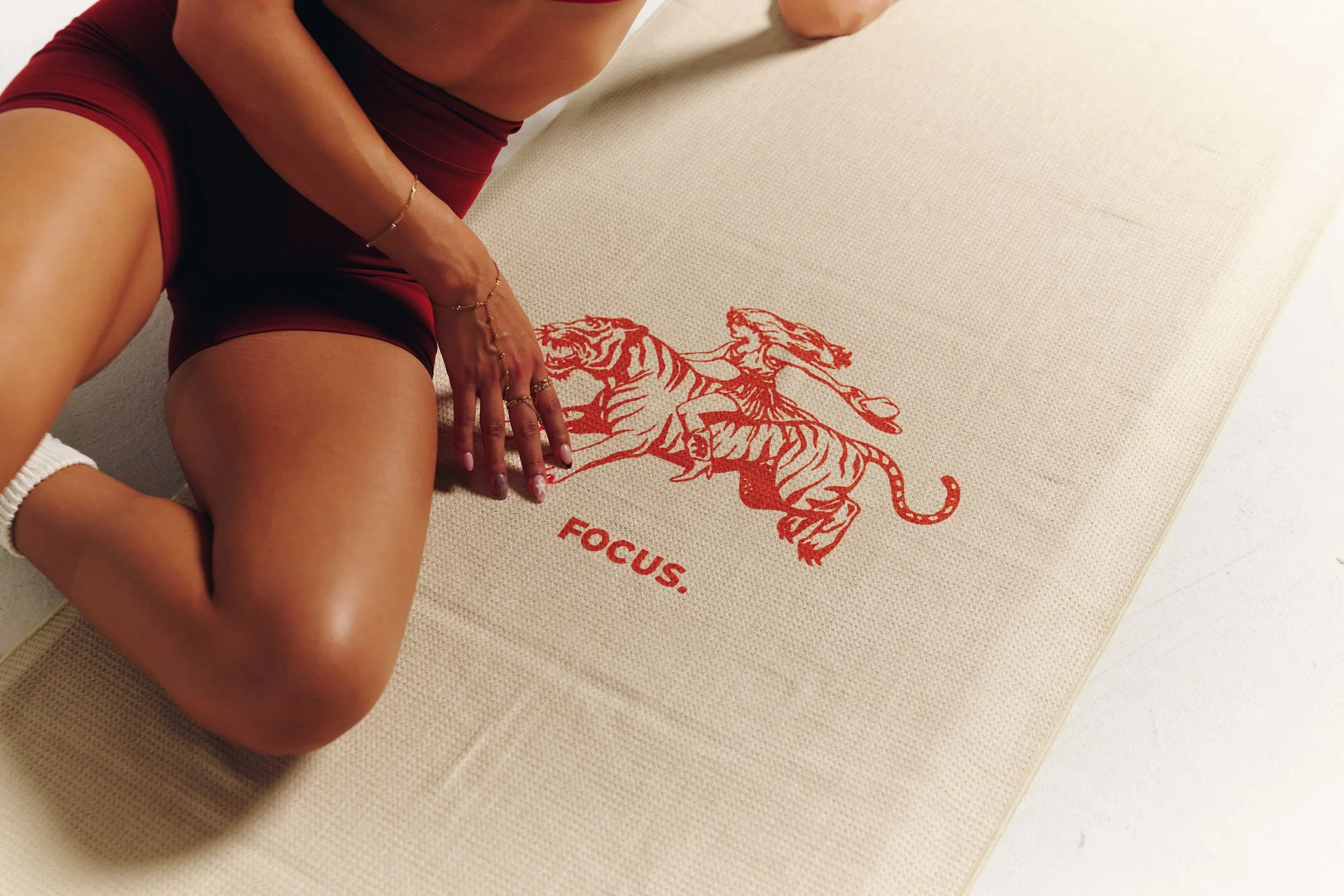 james-davis-commercial-photography-decidere-sport-focus-tiger-print-yoga-mat-cream.jpg