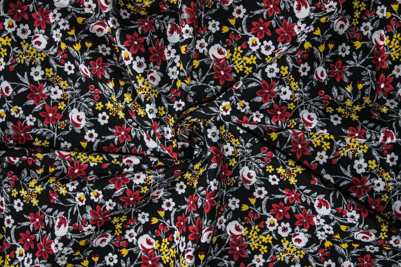 216_49162_blackRed