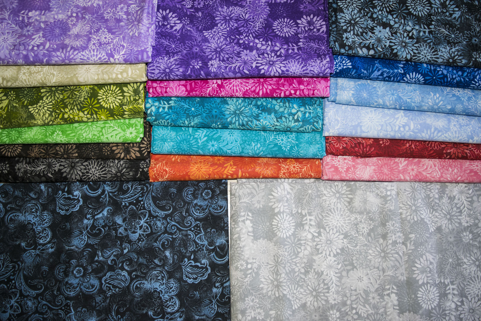   SPW 167: Batiks (45")   Our Batik Patterns are finished at both 45" &amp; 108". For the 108" colors, see SPW 182. 
