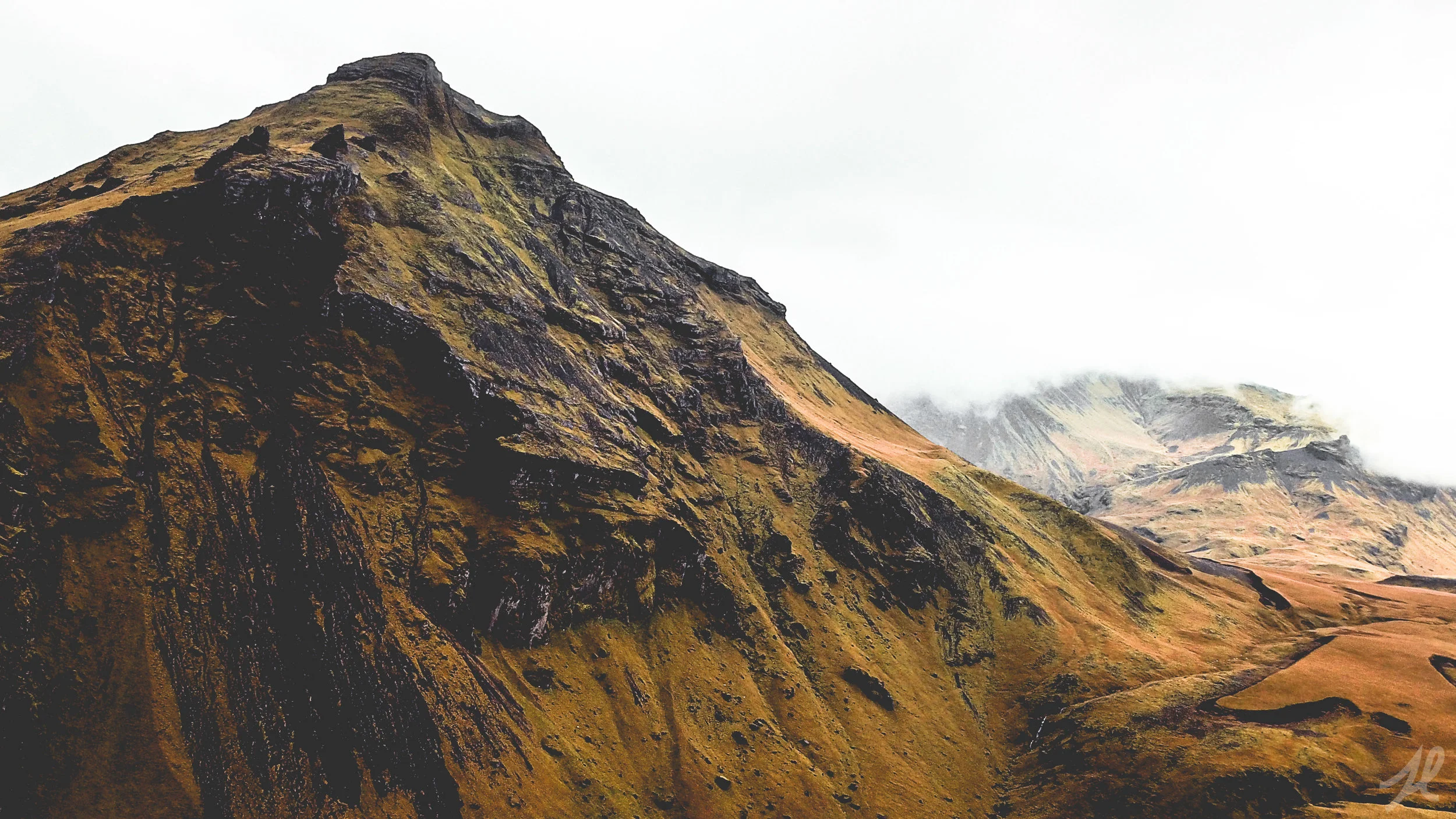 iceland _drone_sfc_09191767.jpg