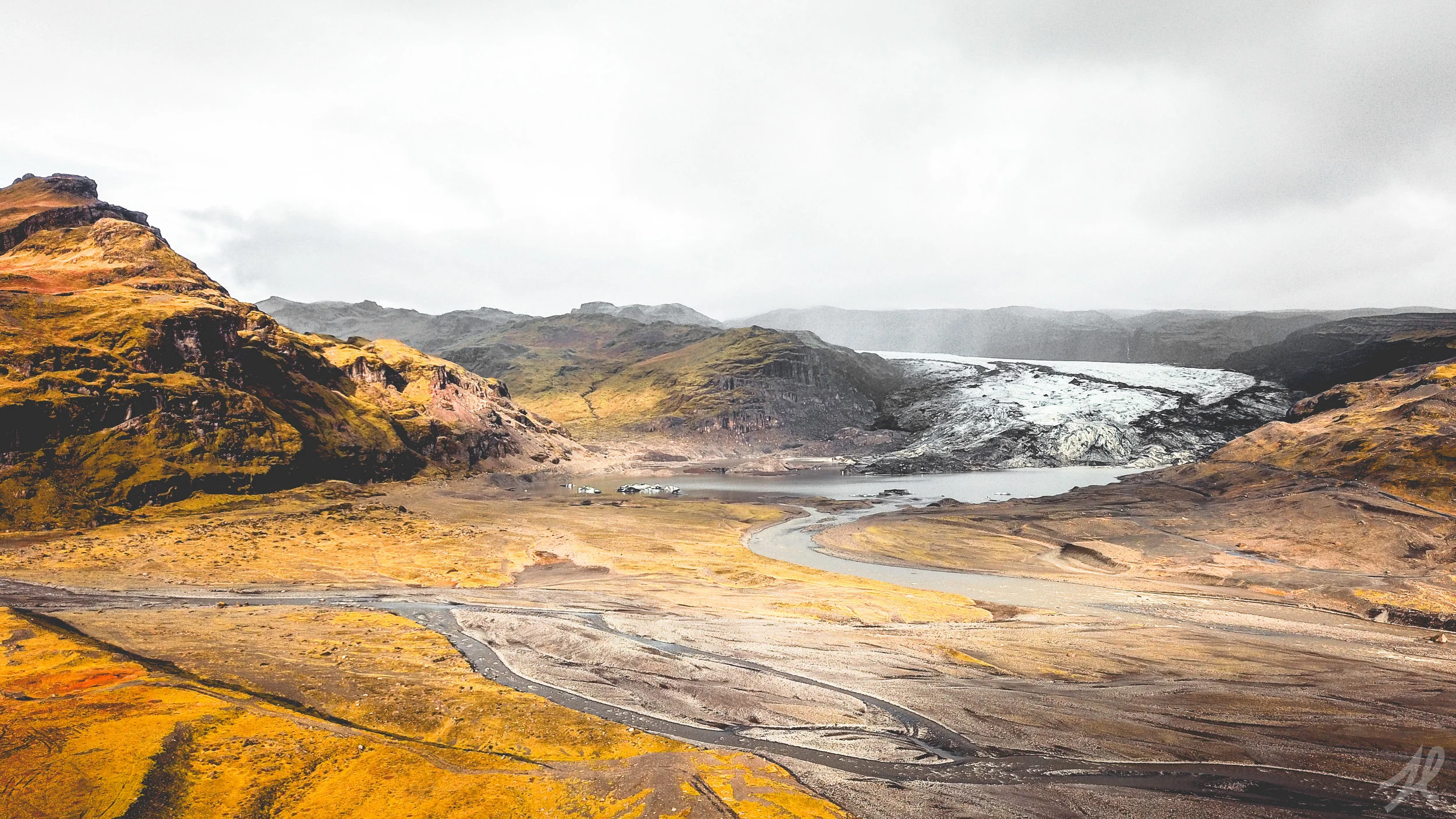 iceland _drone_sfc_09191774.jpg