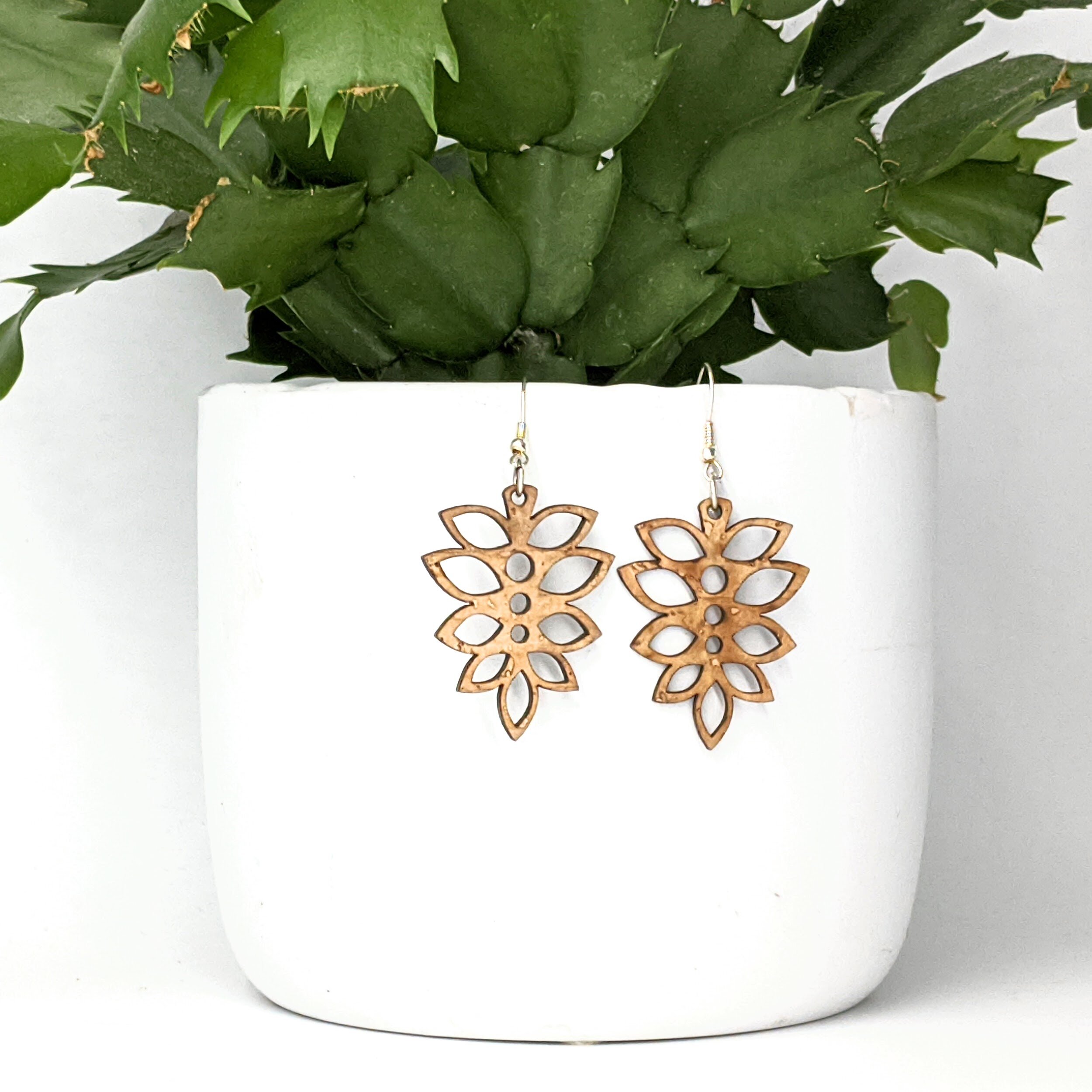 Natural cork evolve earrings laser cut