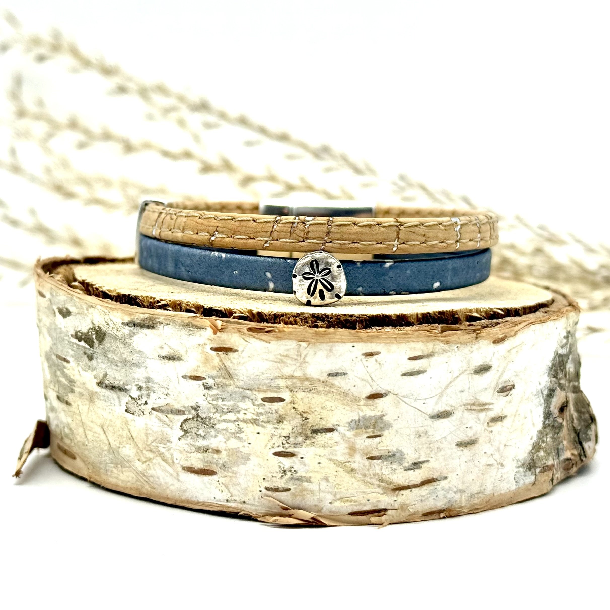 Classic cork bracelet small sand dollar in pearl grey.jpg