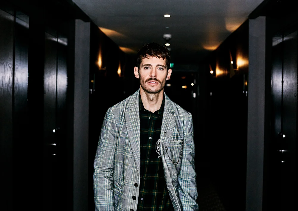 Suit JULIAN ZIGERLI | Shirt STELLA MCCARTNEY