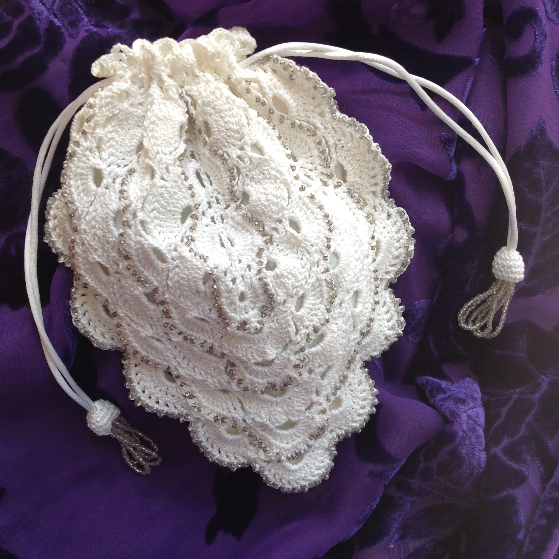 Reticule white silver beads.JPG