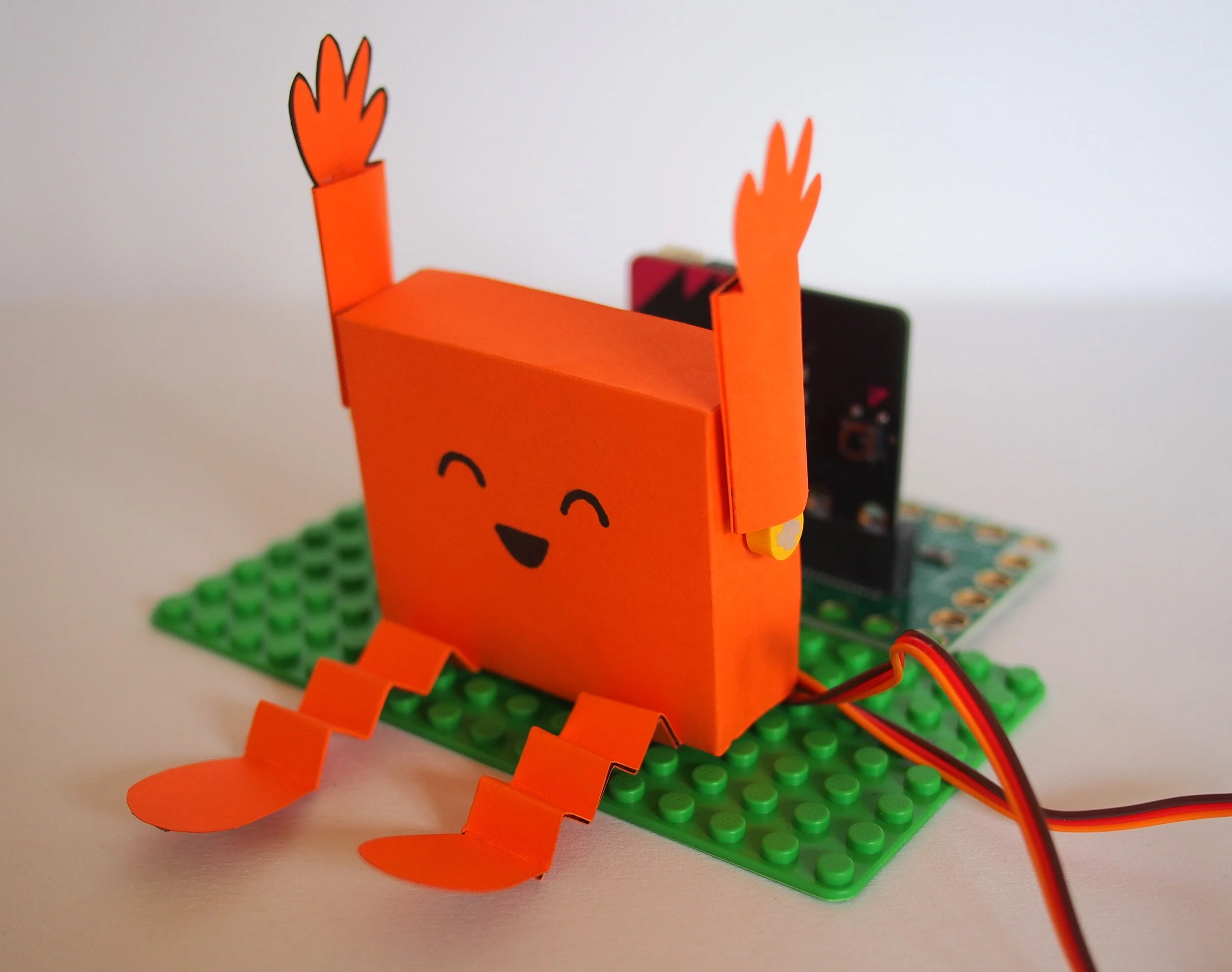 Storytelling with Servos on MAKE campus