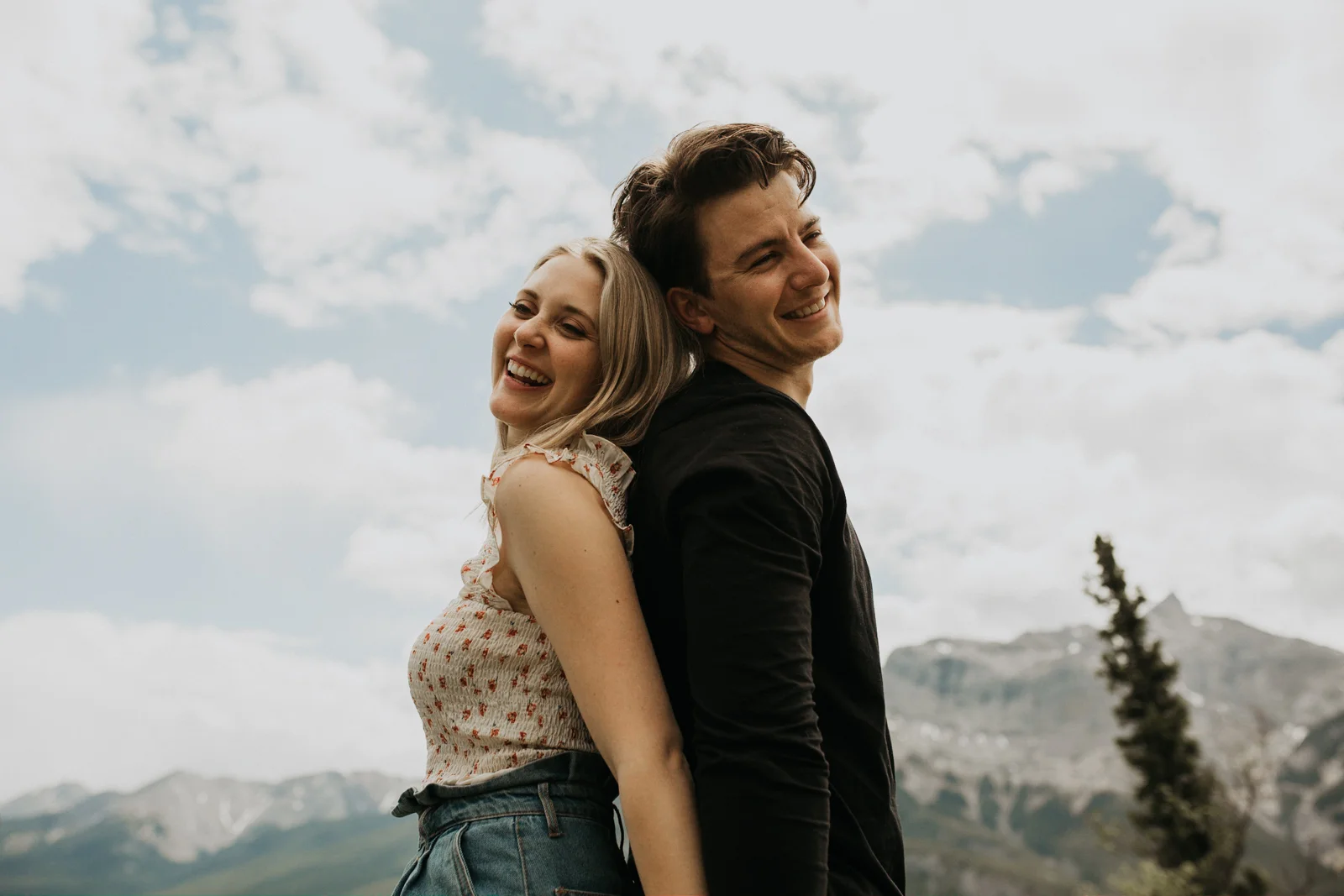 Canmore_Mountain_Engagement_Session-26.jpg