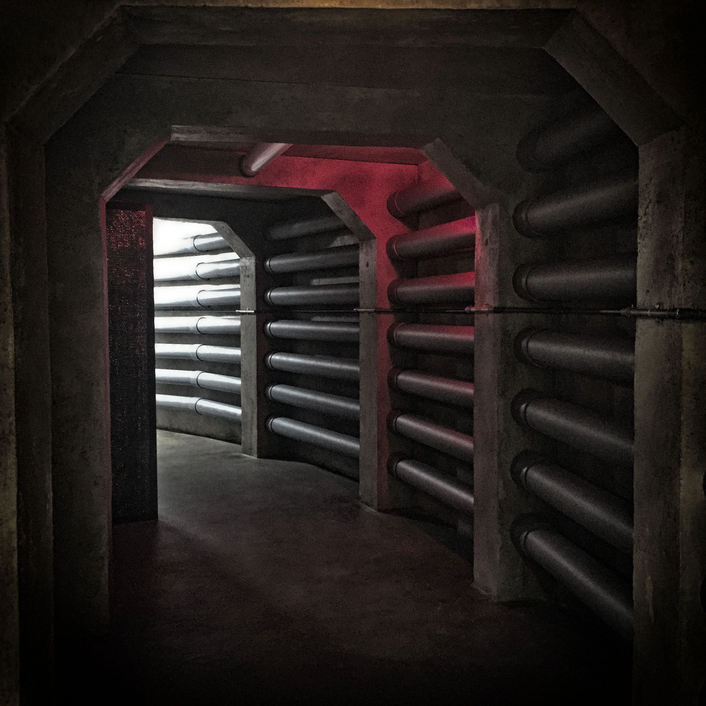 INT SERVER ROOM - CORRIDOR