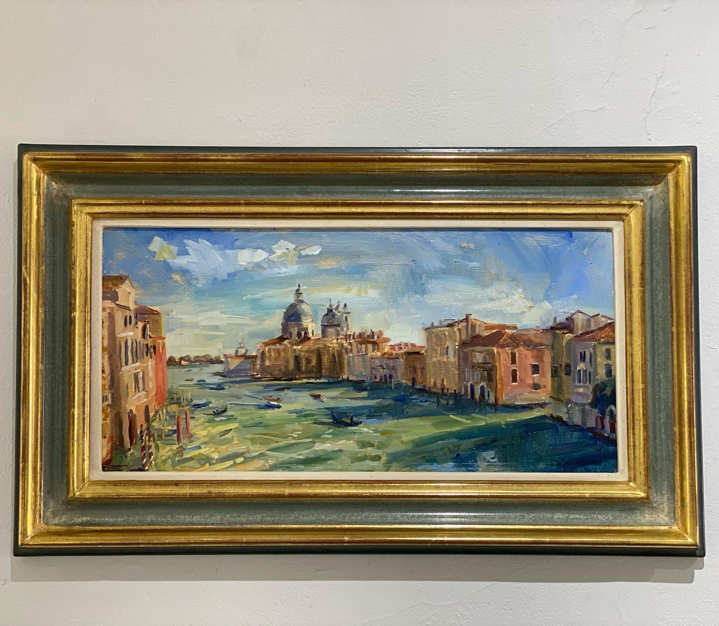 Beautiful Venice. I was so lucky to be able to paint Venice before the crowd lreturn last November. Standing in situ almost on my own - with no bustling tourist (due to covid) . It was an l soulful experience . It was my first time in Venice and I no