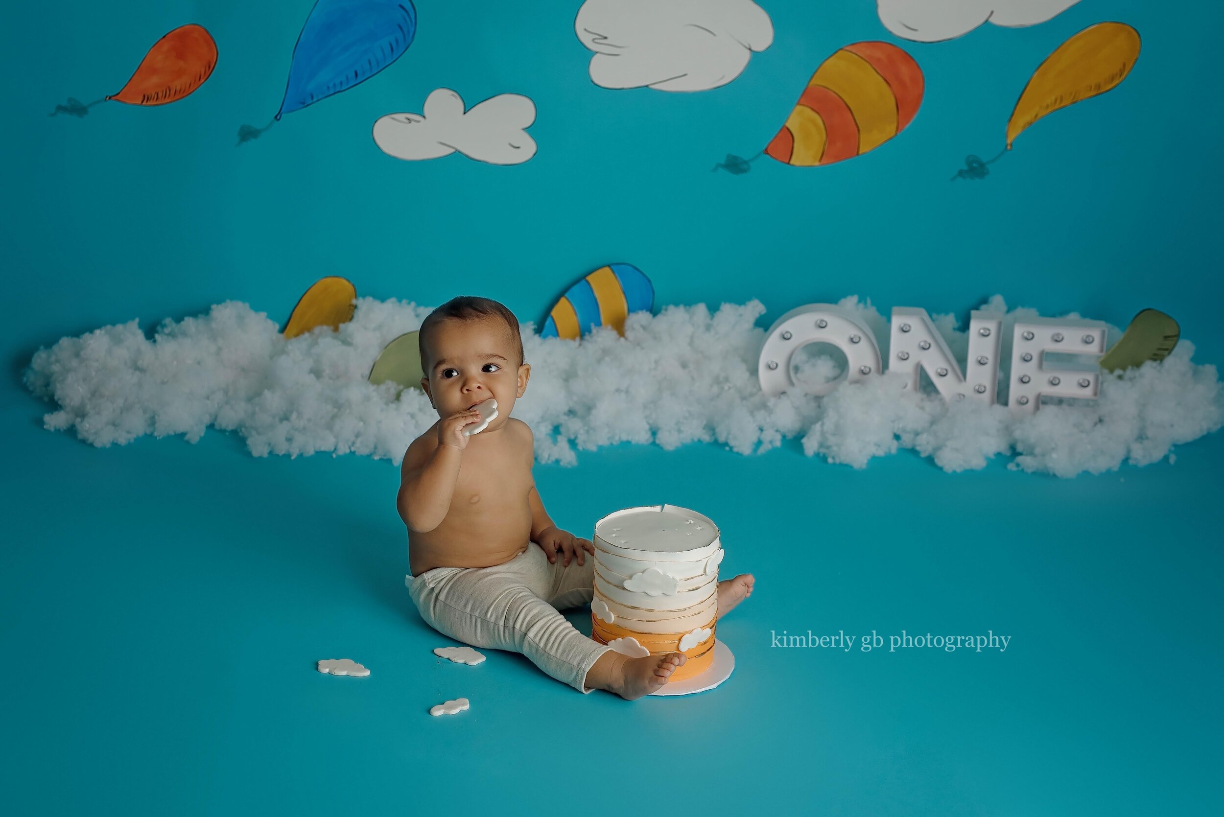 fotografia-de-ninos-primer-ano-anito-cake-smash-bizcocho-en-puerto-rico-kimberly-gb-photography-fotografa-365.jpg