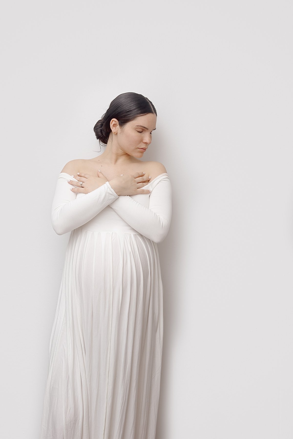 maternity-pregnancy-photographer-san-juan-puerto-rico--white-dress-gown-long-sleeve-fotografa-maternidad-embarazo-08.jpg