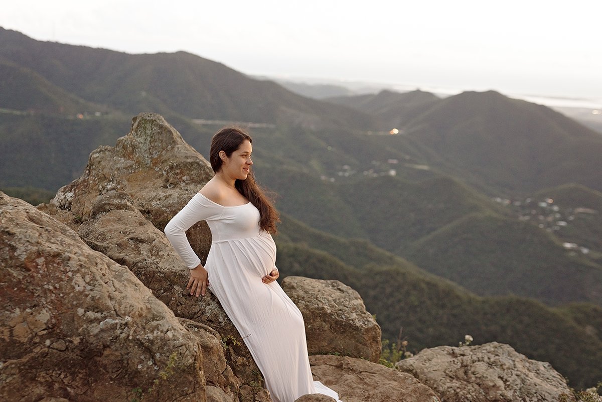 maternity-pregnancy-photographer-san-juan-puerto-rico--white-dress-gown-long-sleeve-fotografa-maternidad-embarazo-13.jpg