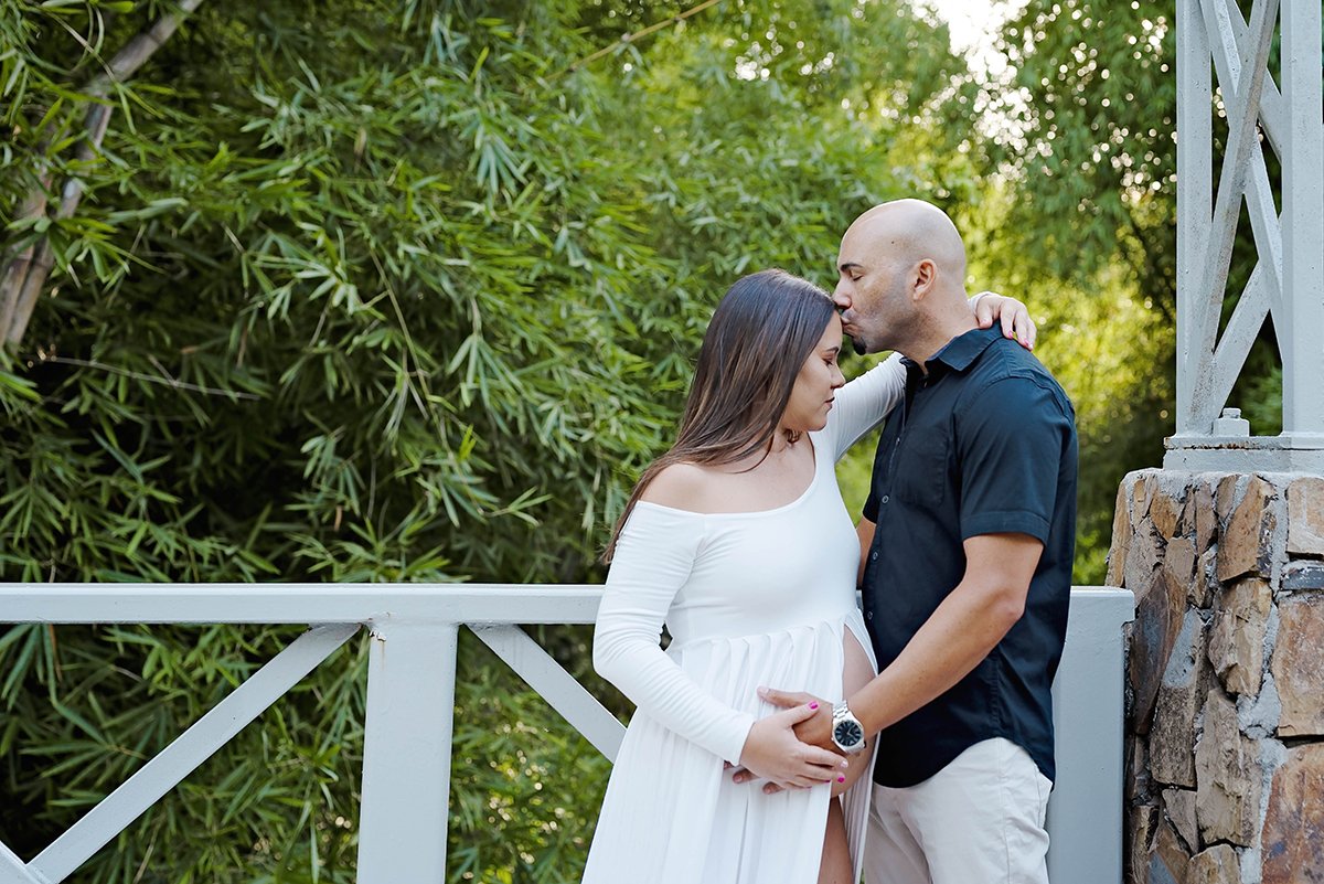 maternity-pregnancy-photographer-san-juan-puerto-rico--white-dress-gown-long-sleeve-fotografa-maternidad-embarazo-18.jpg