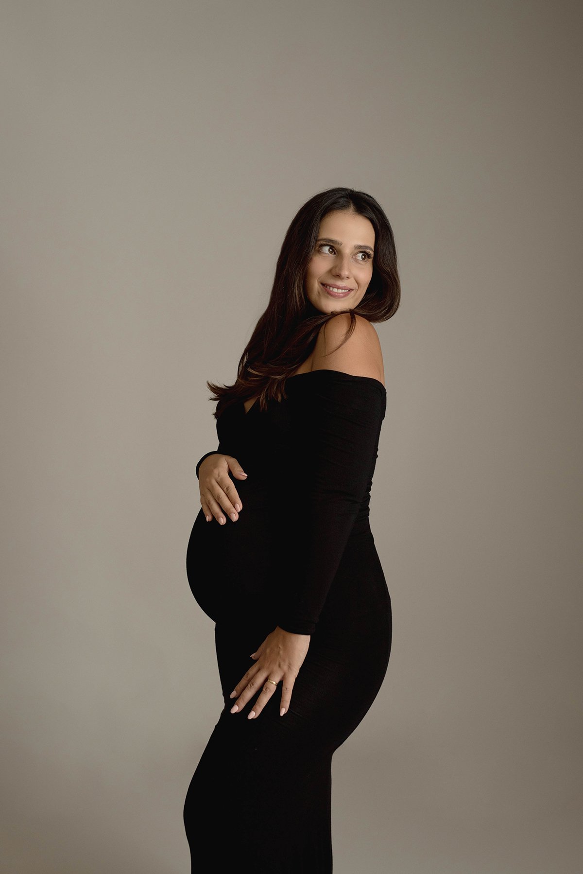 maternity-pregnancy-photographer-san-juan-puerto-rico-black-dress-gown-long-sleeve-fotografa-maternidad-embarazo-01.jpg