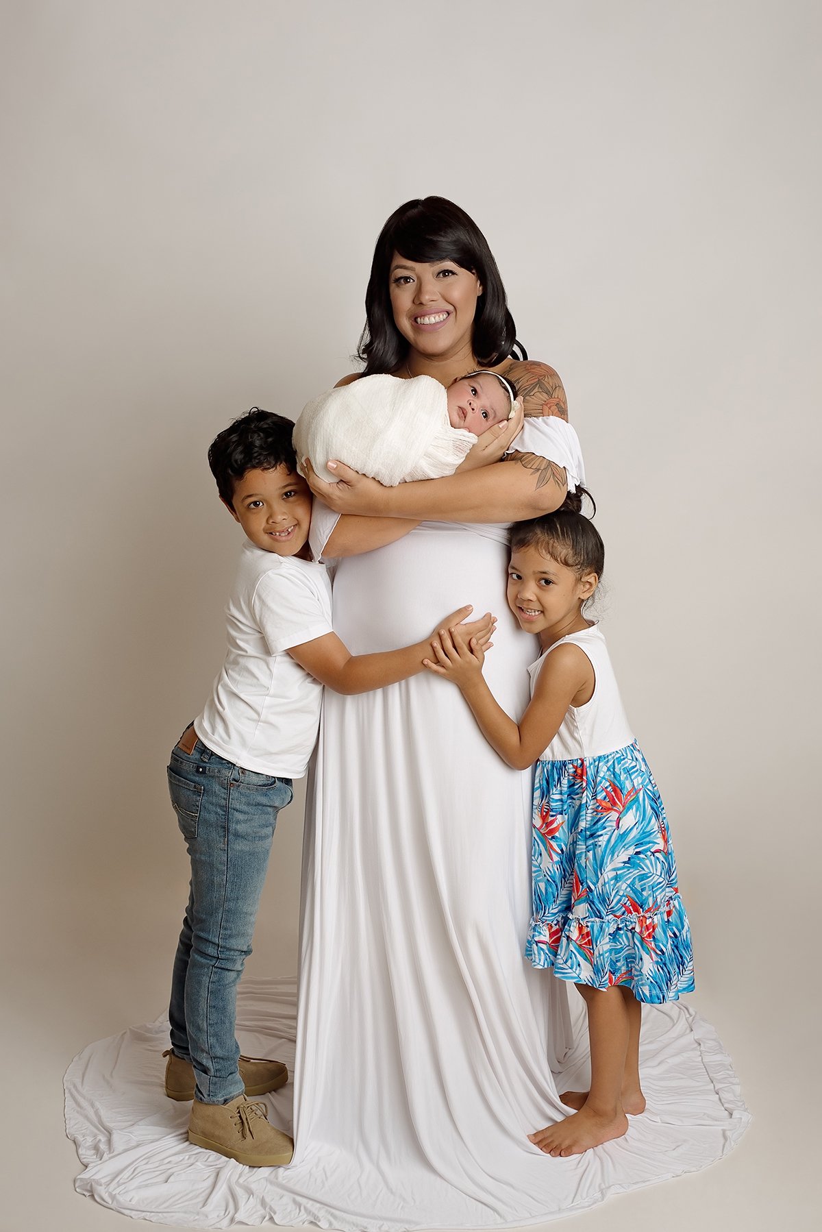 maternity-pregnancy-photographer-san-juan-puerto-rico-white-dress-gown-droop-sleeve-fotografa-maternidad-embarazo-00.jpg