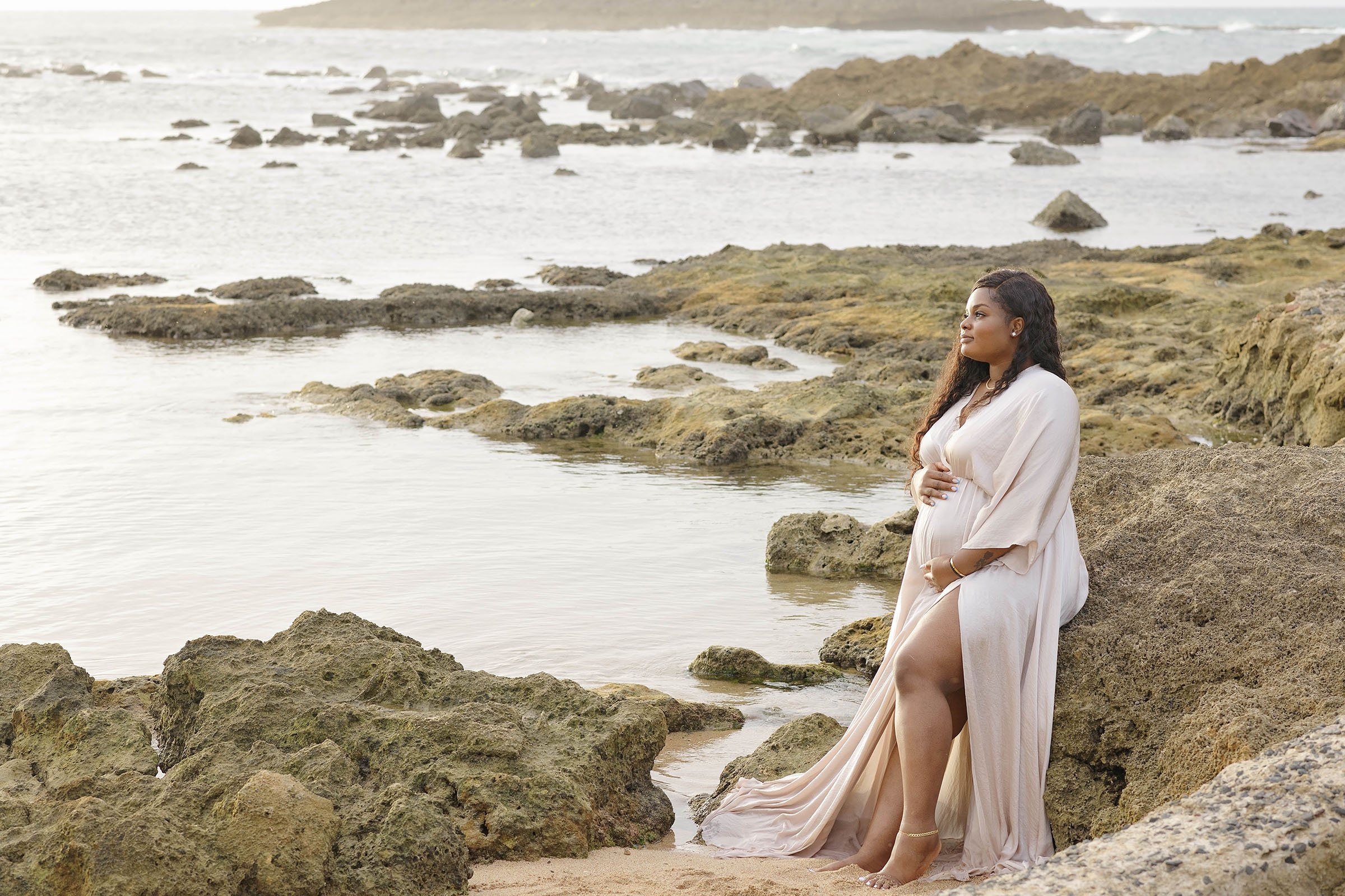 maternity-pregnancy-photographer-san-juan-puerto-rico-sand-dress-gown-long-sleeve-fotografa-maternidad-embarazo-07.jpg