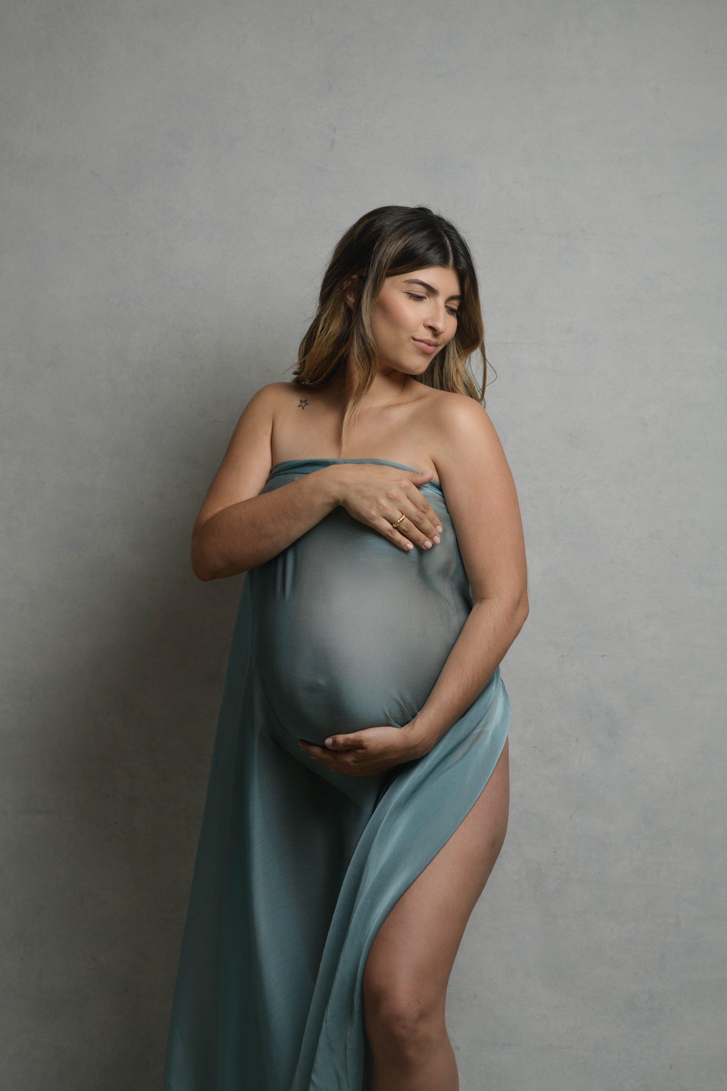 maternity-pregnancy-photographer-san-juan-puerto-rico-fabric-dress-gown-fotografa-maternidad-embarazo-29.jpg