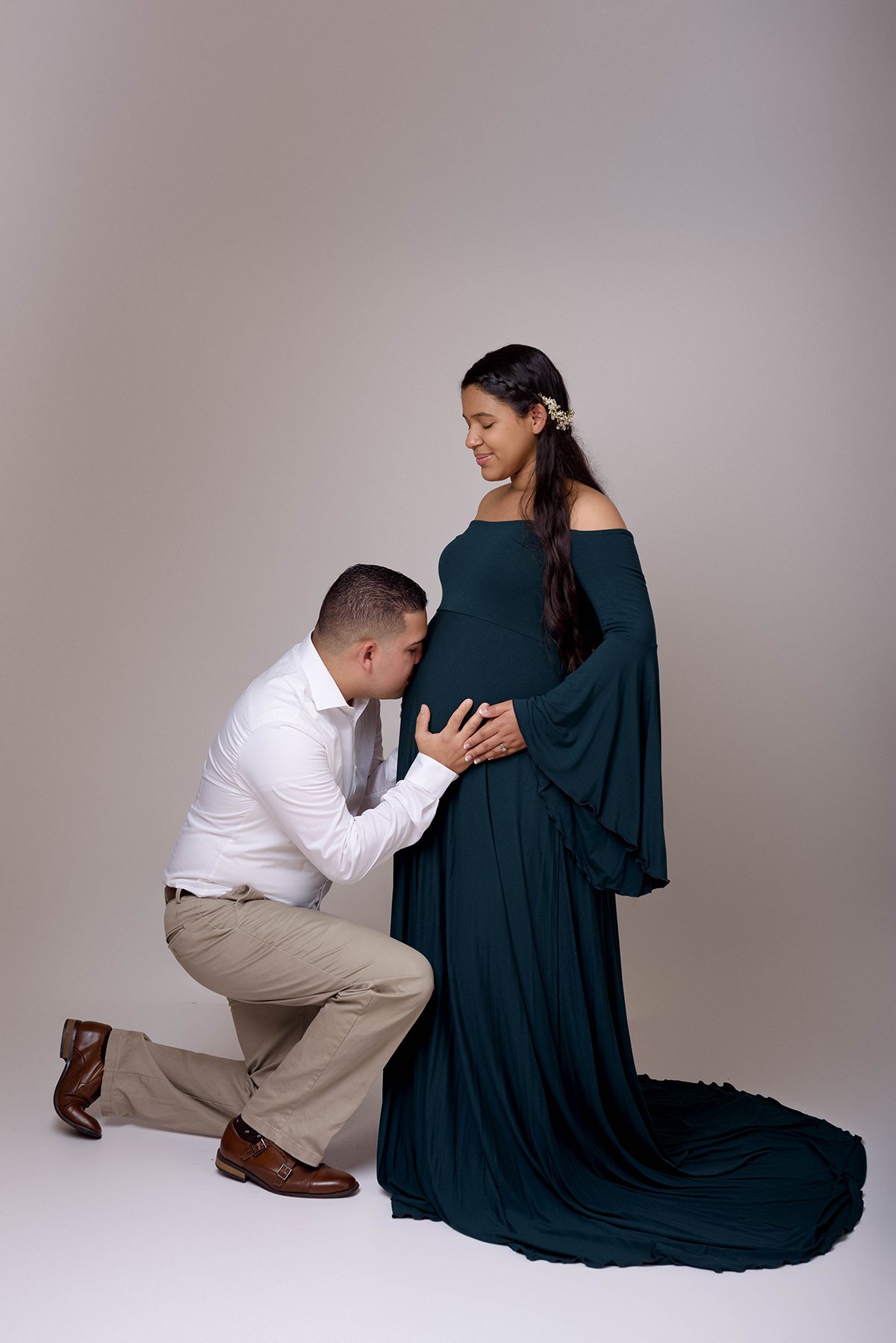 maternity-pregnancy-photographer-san-juan-puerto-rico-teal-dress-gown-long-sleeve-fotografa-maternidad-embarazo-03.jpg