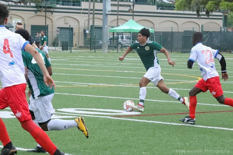 #6 Erik Salaises, M
