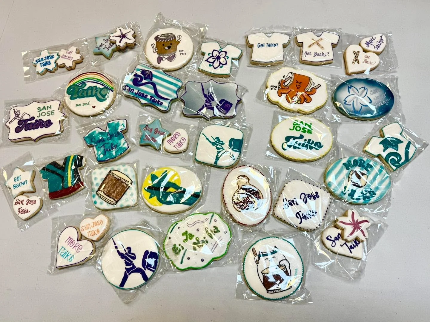 Thank you to Michelle Imokawa (@1rileyboo) for the beautiful handmade custom San Jose Taiko cookies! 
They are so beautiful! We love them!!! ❤️❤️❤️