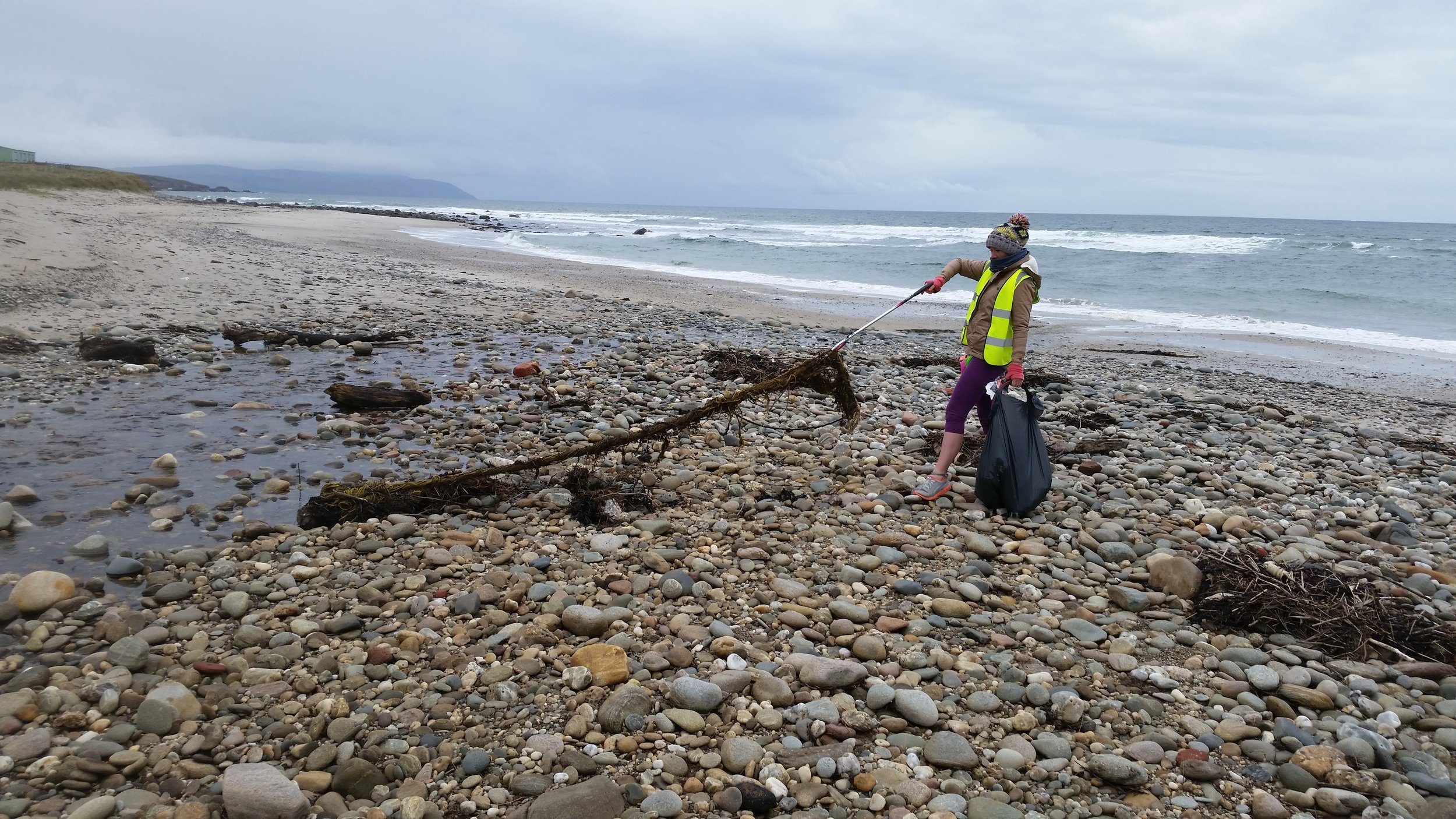 Giant piece of netting, both Ellie and Pete could not move together. Unfortunately we had to leave it on the beach.