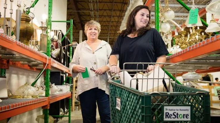 donate-goods-to-habitat-restore_0.jpg