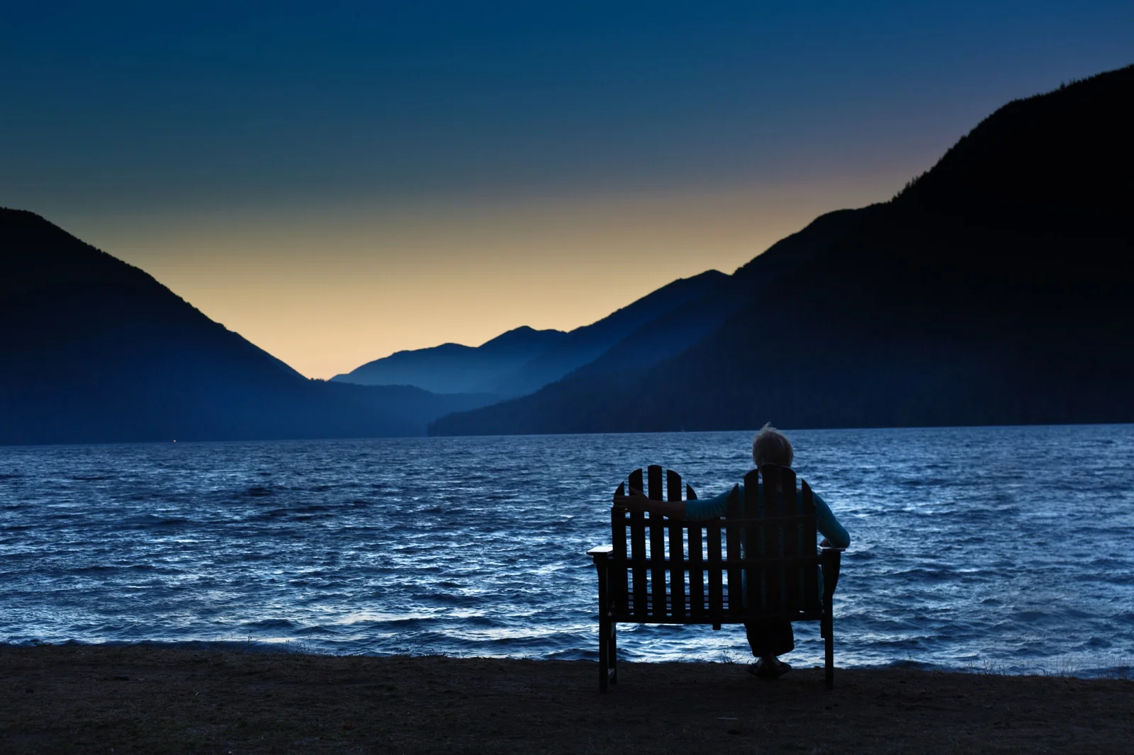 SilhouetteLonelyWomanSittingWatchingtheSunrise594031054_2125x1416.jpeg