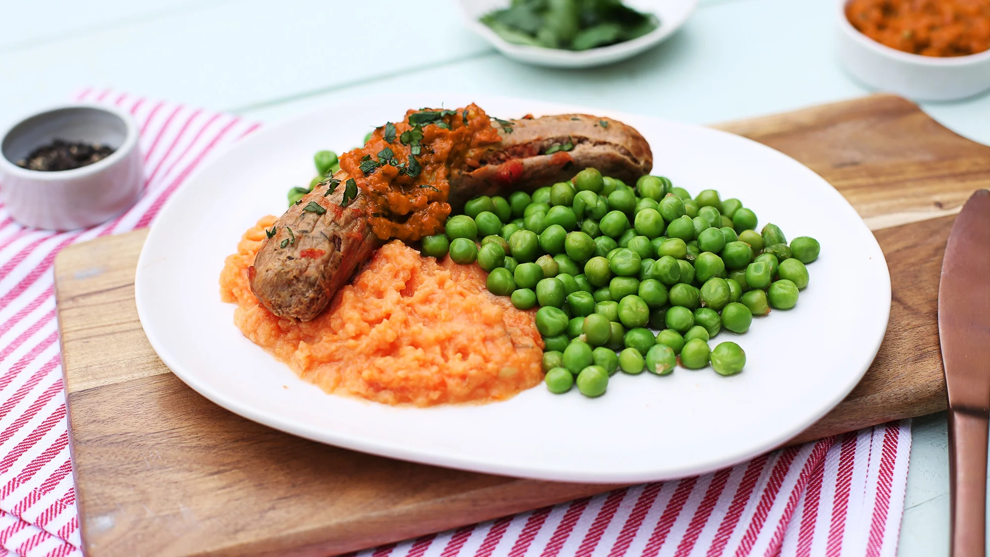 Beef+Banger+%26+Mash+-+side.jpg