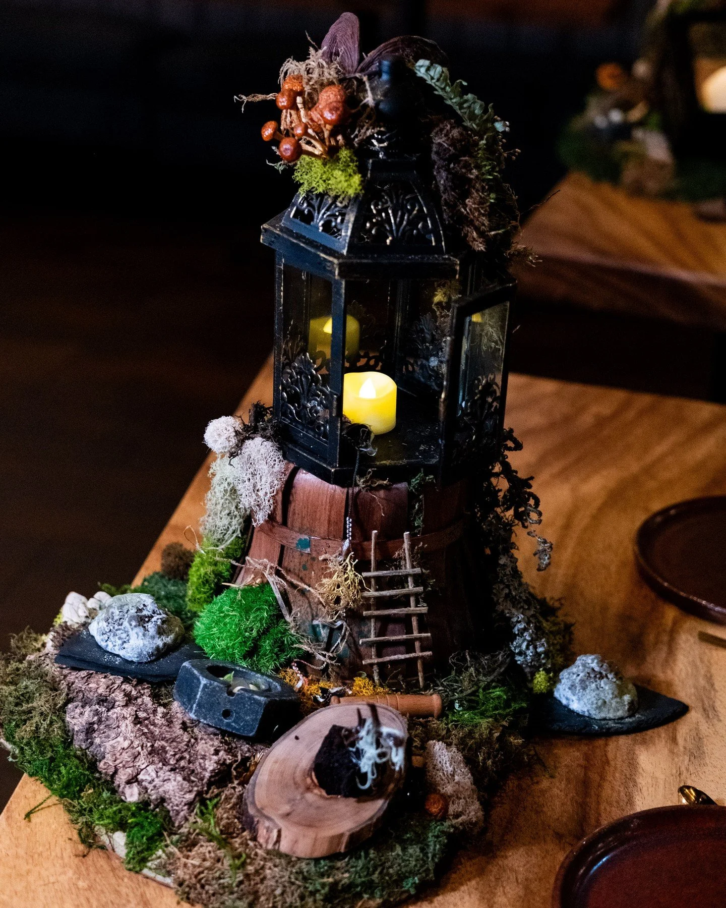 We invite you to our fairy palace for dessert. You may not fit, but you can peek inside and see what it has to offer&hellip;	

#merchantroots #feastofmosswoods #dessertcourse #pastrychef