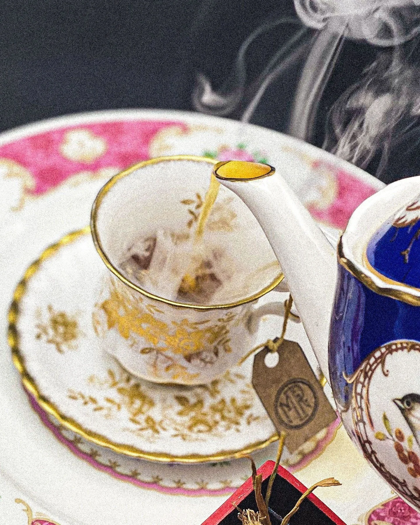 Tea is (almost) served&hellip;may come with a side of madness, mayhem, and discombobulation. Link in bio to book the next experience at Merchant Roots, Sunday roast meets high tea meets wonderland. 

#merchantroots #madteaparty #teaparty #conceptdini