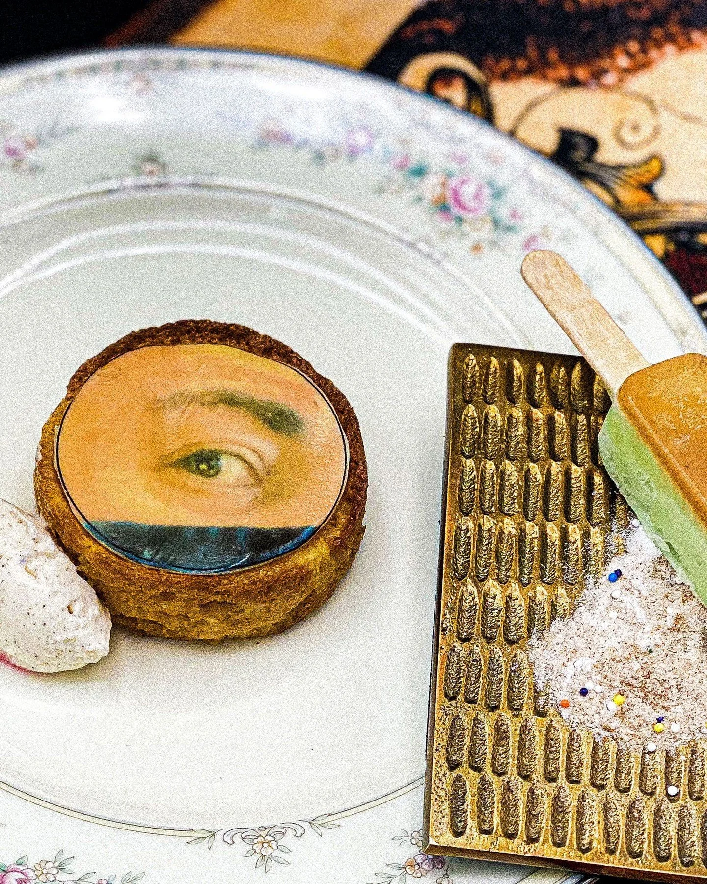 Apple of YOUR Eye. Don't be shocked if you end up on the menu, literally speaking.

#merchantroots #sanfrancisco #conceptmenu #conceptdining #onlyinsf