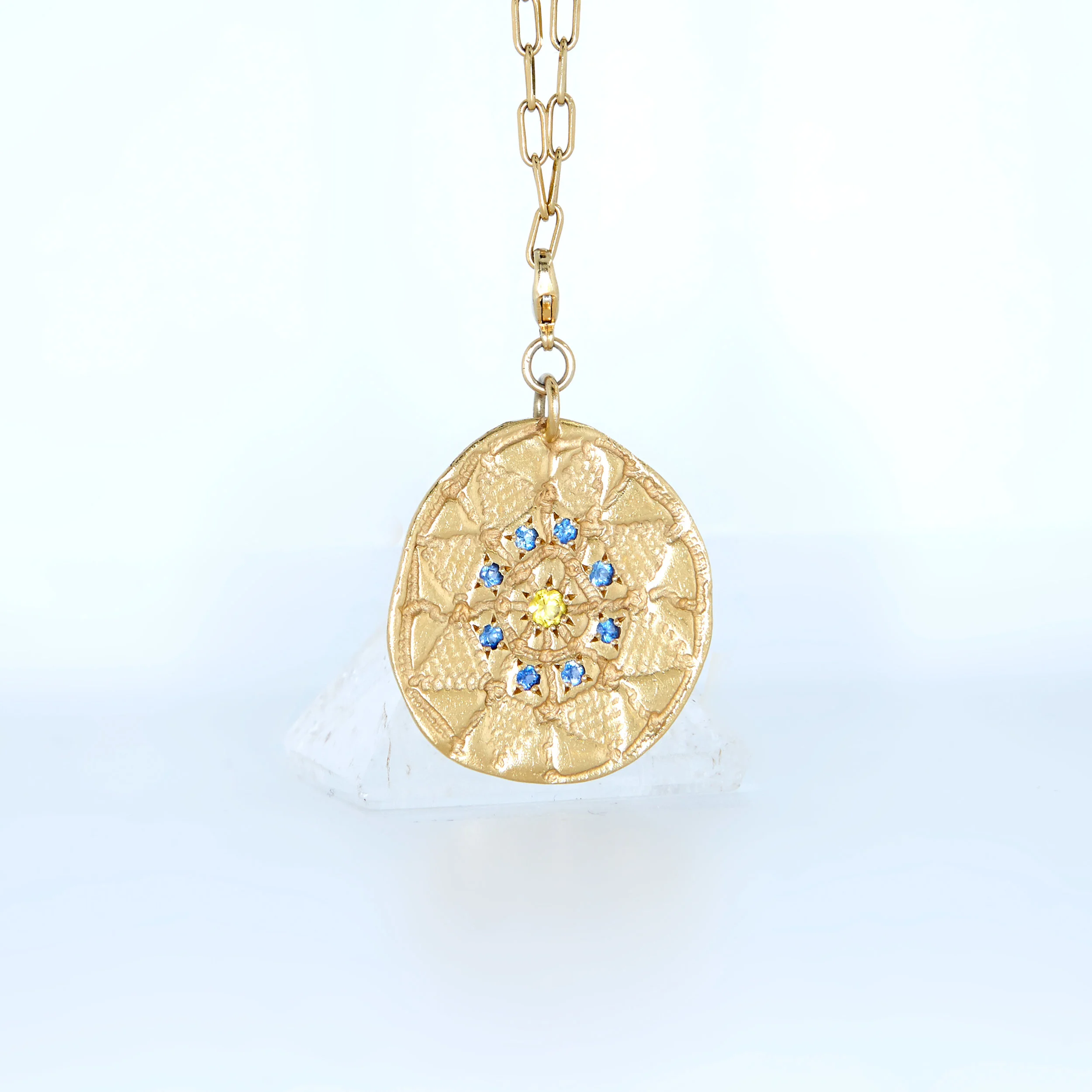 clara-jasmine-AIYANA-saphir-bleu-jaune-.jpg