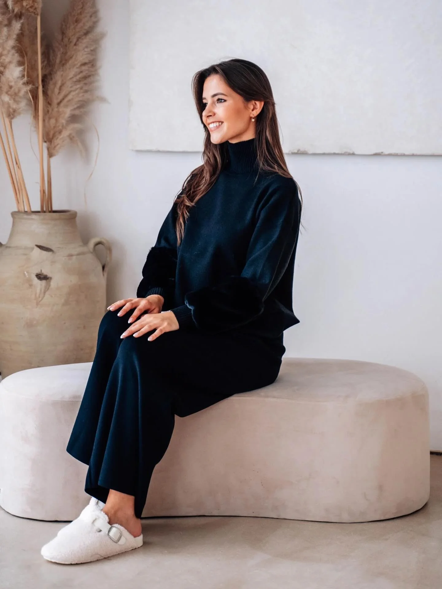 Superzacht homewearke, ook verkrijgbaar in beige💝💝.
108&euro;
#ninalucia #homewear #ieper #shopinieper #rijselstraatieper